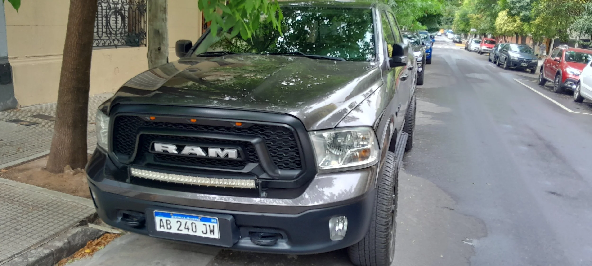RAM Laramie