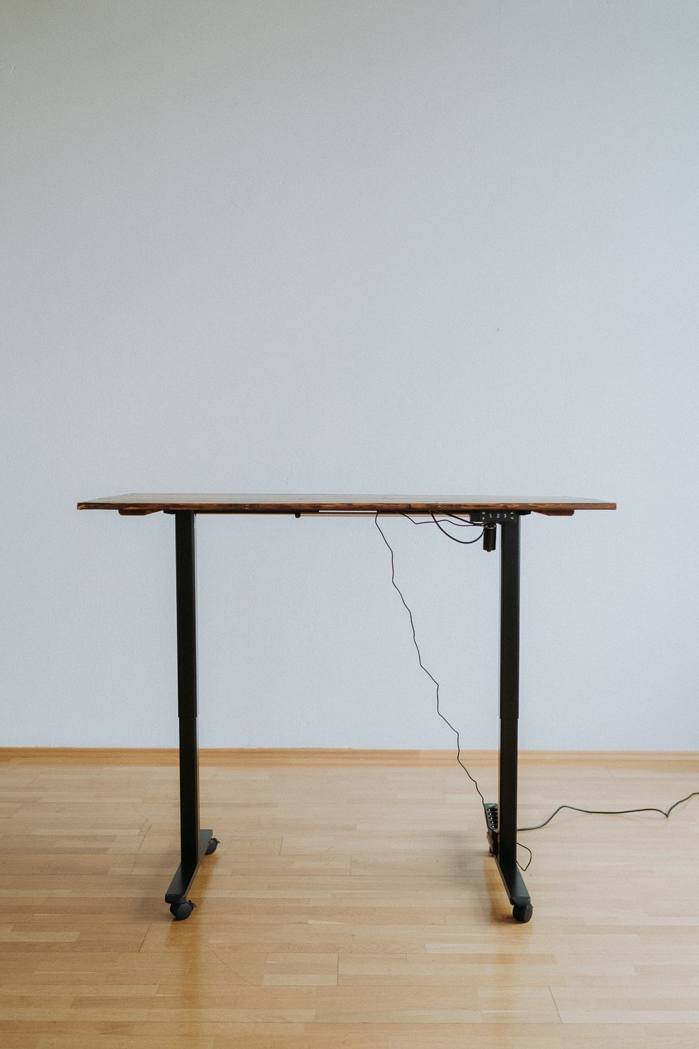 höhenverstellbarer, rollbarer Schreibtisch 72-118cm