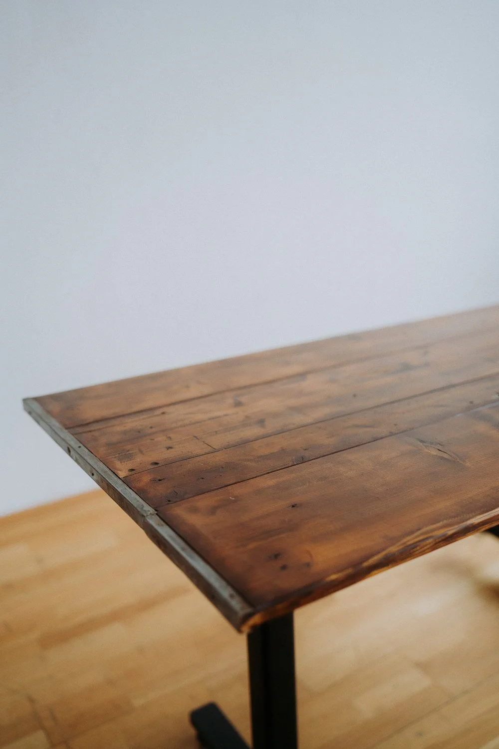 höhenverstellbarer, rollbarer Schreibtisch 72-118cm