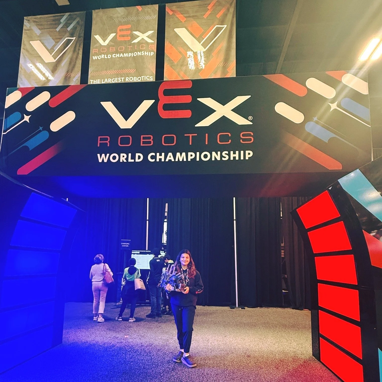🤖 🤖🤖 

From the first days of her robotics class with Mr. Jordan, 7th Grader Rose Hurley has shown a deep curiosity about how things work and a determination to turn ideas into reality through thoughtful design and innovation. 

Earlier this year,