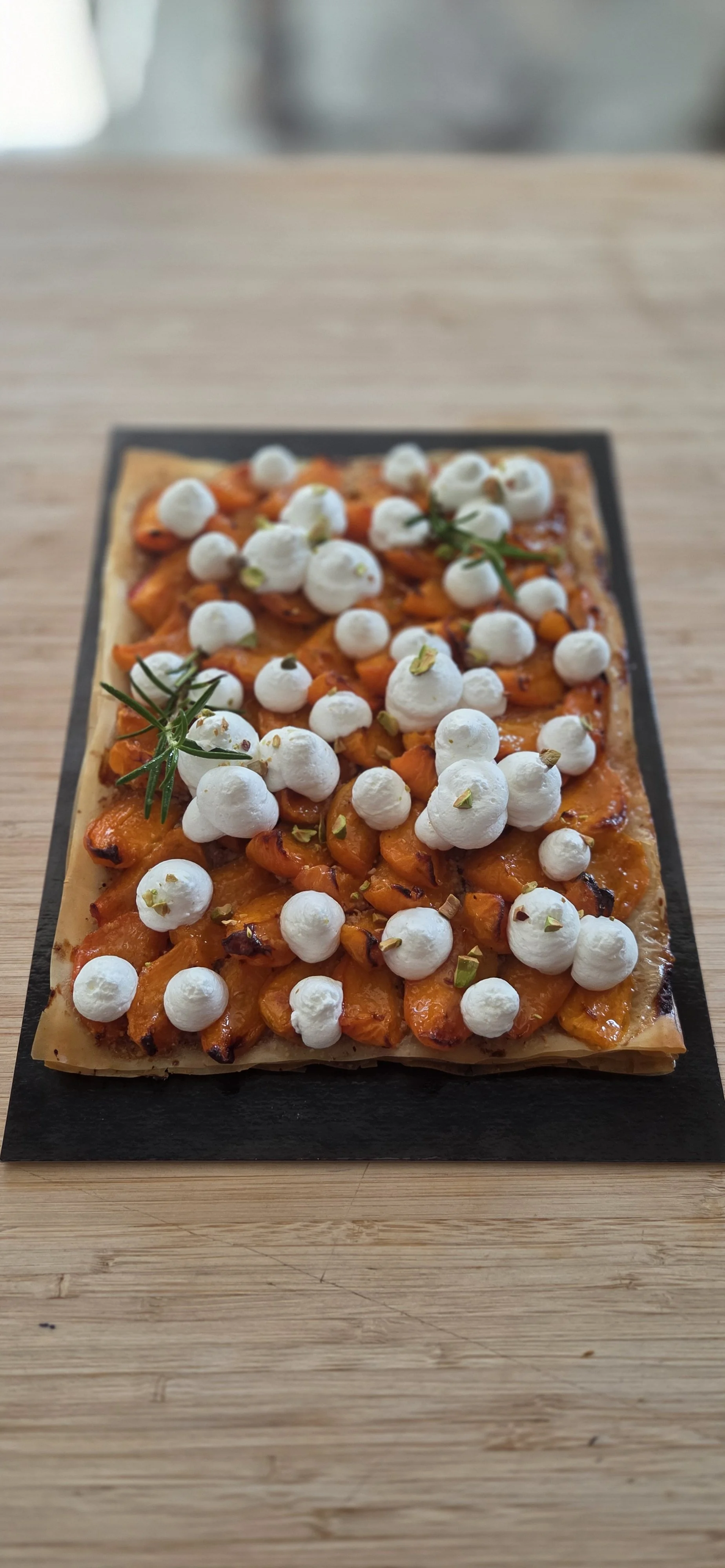 tarte-abricot-romarin-patisserie-artisanale-arcachon.jpg