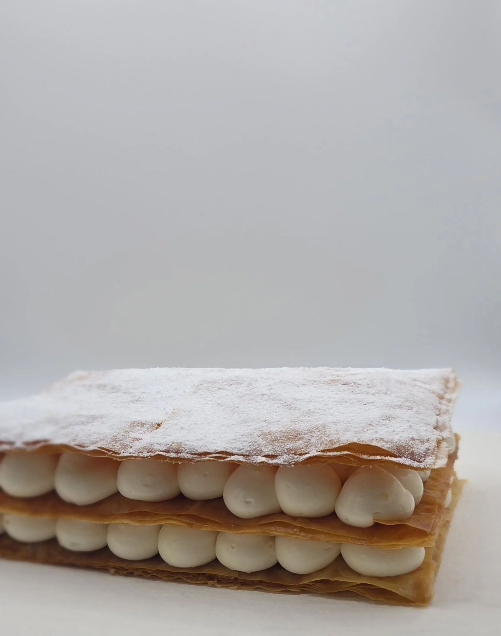 Mille Feuilles à la Pâte Phyllo et Crème Diplomate