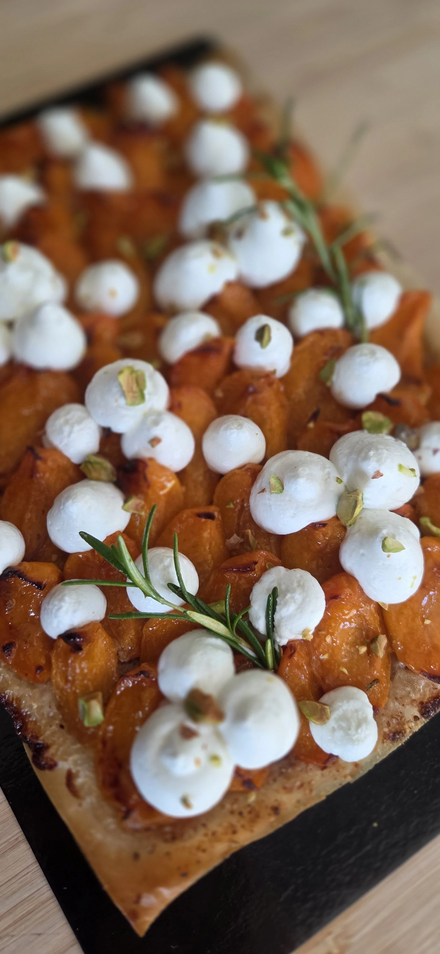 tarte-abricot-romarin-detail-arcachon.jpg