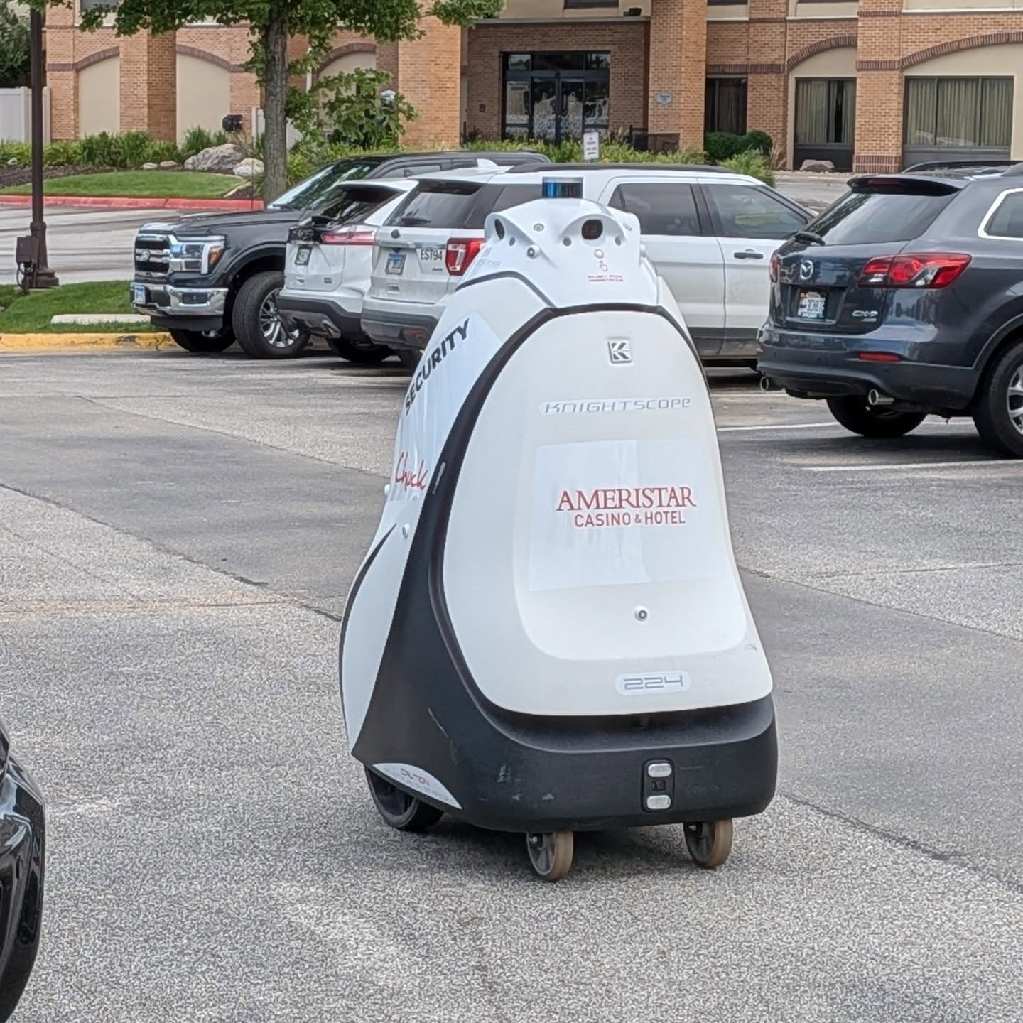 We got free roaming tattle bots in Council Bluffs! The future is now!
I kinda want to slap a kick me sign on it.