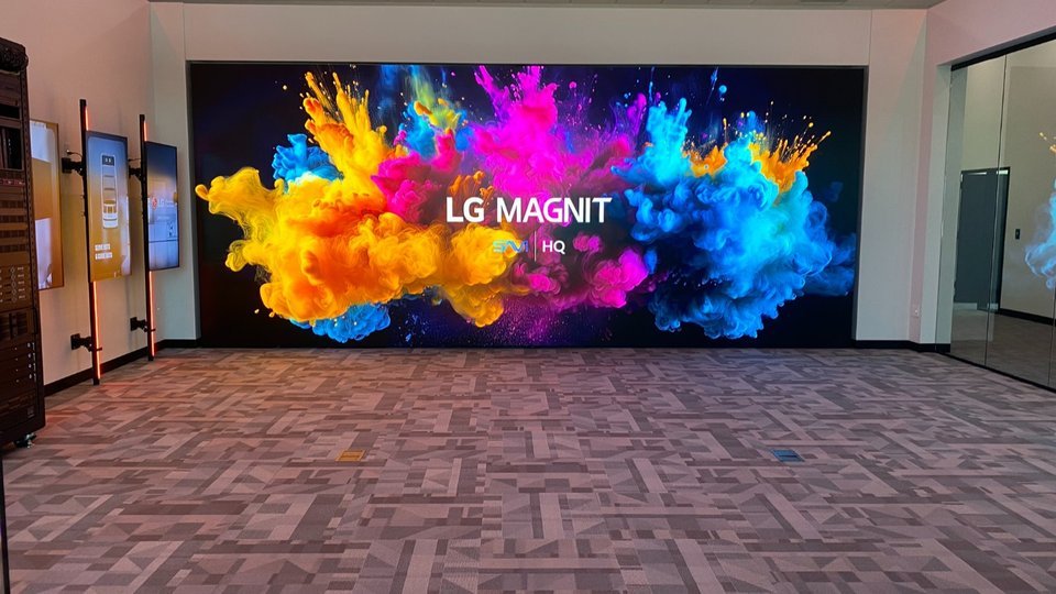 SAVI HQ launch includes CLOi robot, wall-sized LG DVLED