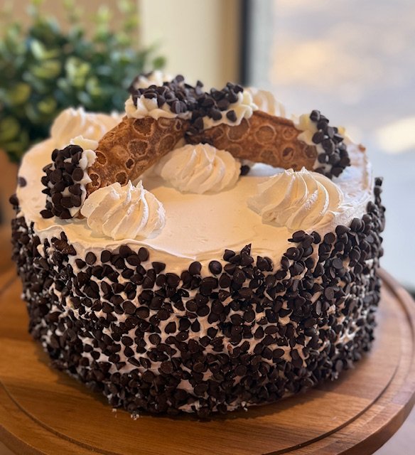 Cannoli cake with chocolate chips