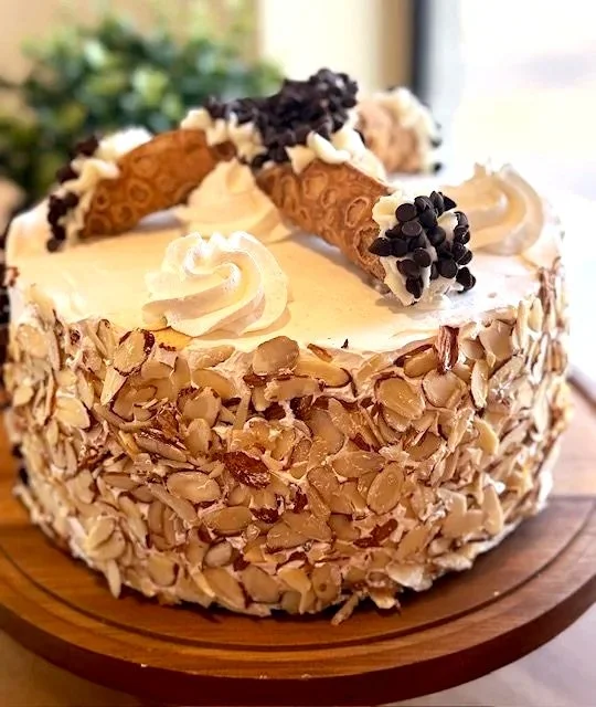 Cannoli Cake 8"