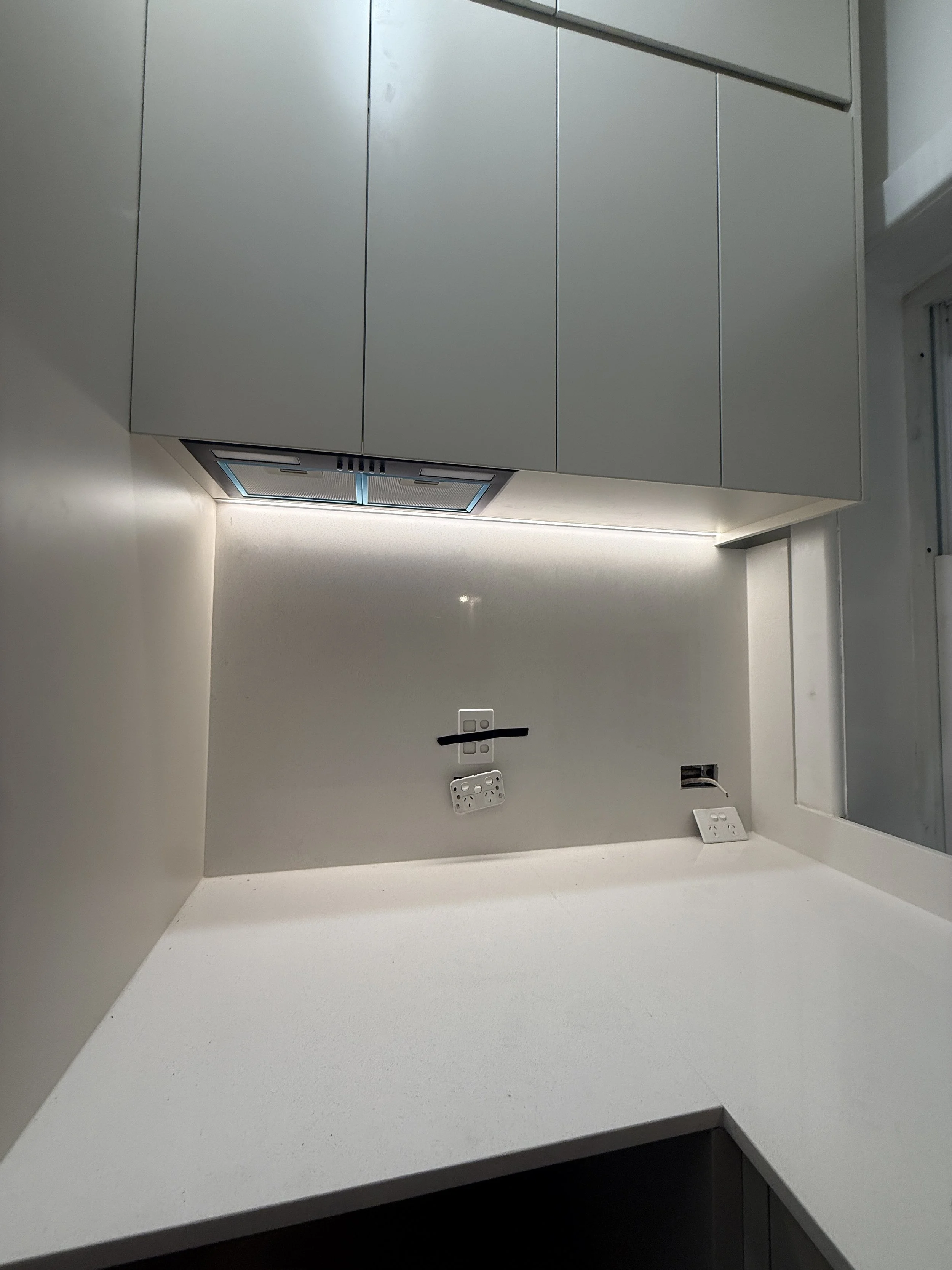 15 (rangehood kitchen shot).JPG