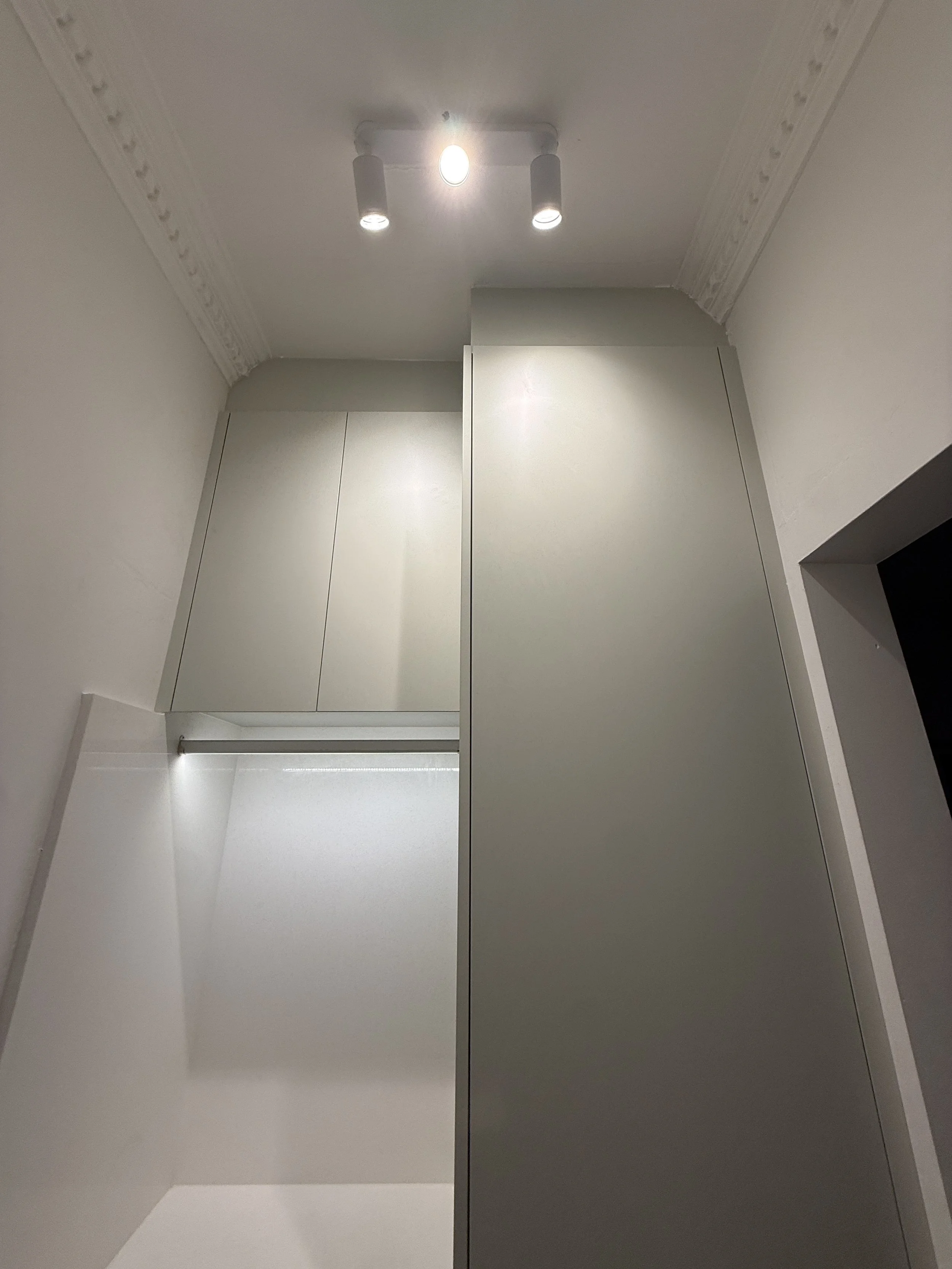 17 (laundry lighting).JPG