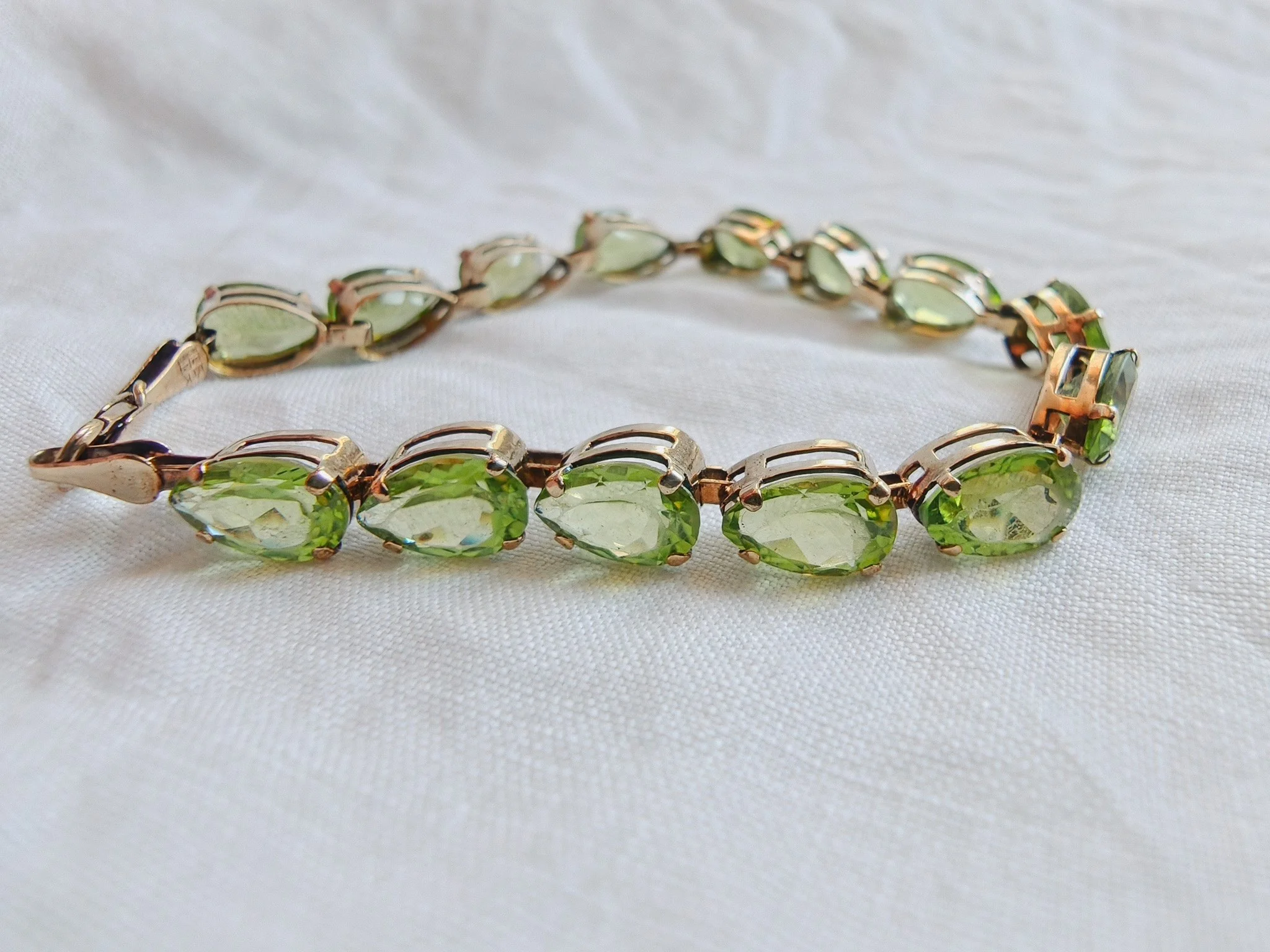 Peridot Imperial Gold Co Bracelet (1034 of 15).jpg