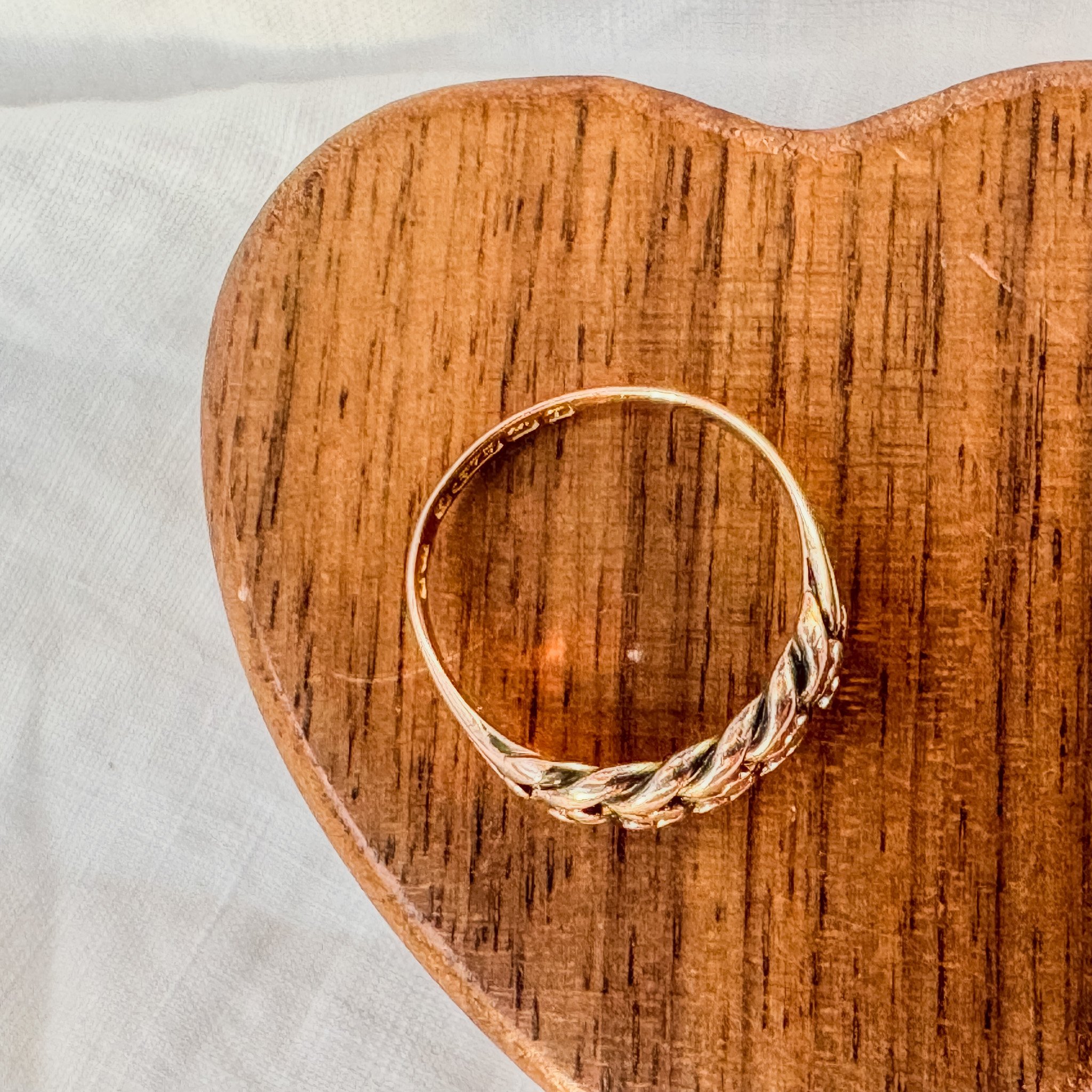 Gold keepers ring antique 1915 (1 of 38).jpg