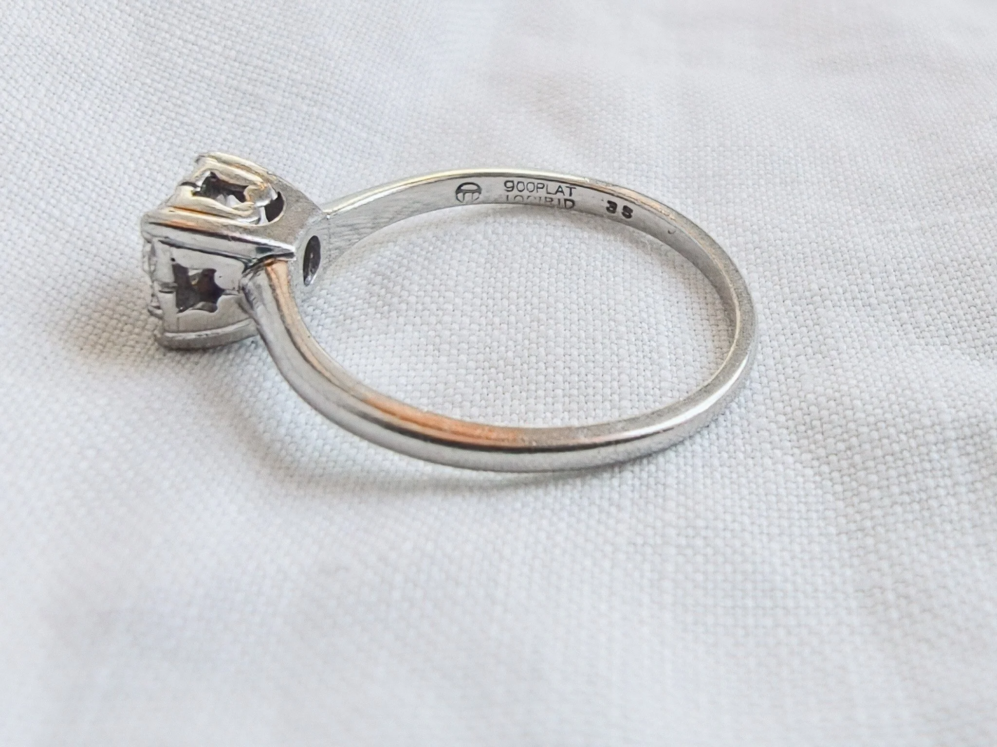 Traub Platinum Solitaire Diamond Ring (1169 of 22).jpg