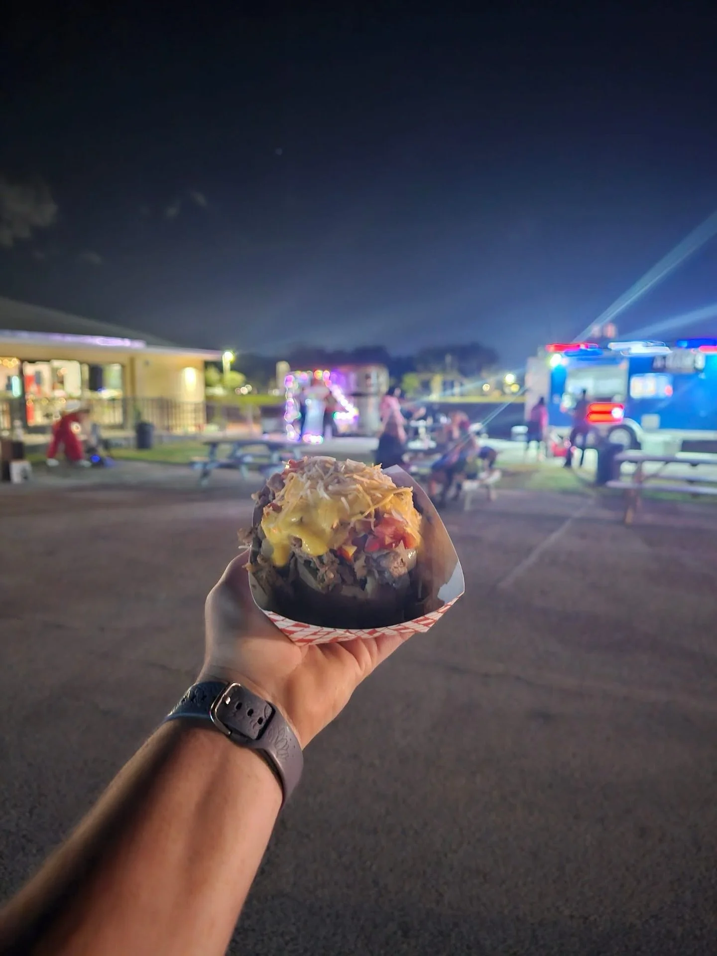 Riverwalk Social is back this weekend!! 🎶🍔🛍️ Live music, local makers, delicious coffee, food trucks and good vibes by the river. Don&rsquo;t miss the fun! 🤩 #riverwalksocial #portorange #foodtrucks #livemusic #supportlocal