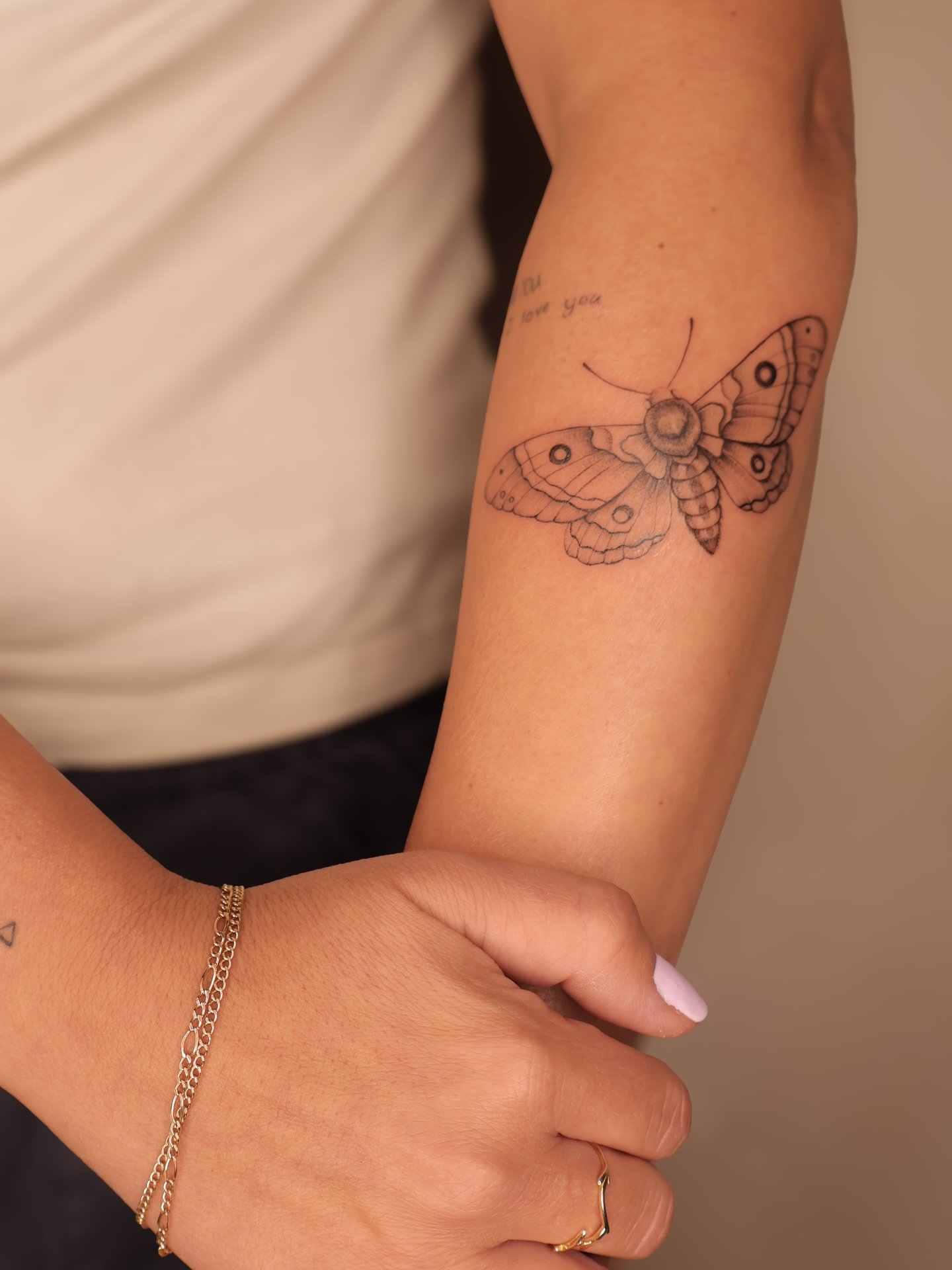 i&rsquo;m a sucker for a good placement &amp; watching a tattoo come to life but my favorite favorite part is hearing the stories behind them and getting to spend time together 🩷

thank you jackie!! had such a nice time with you :)