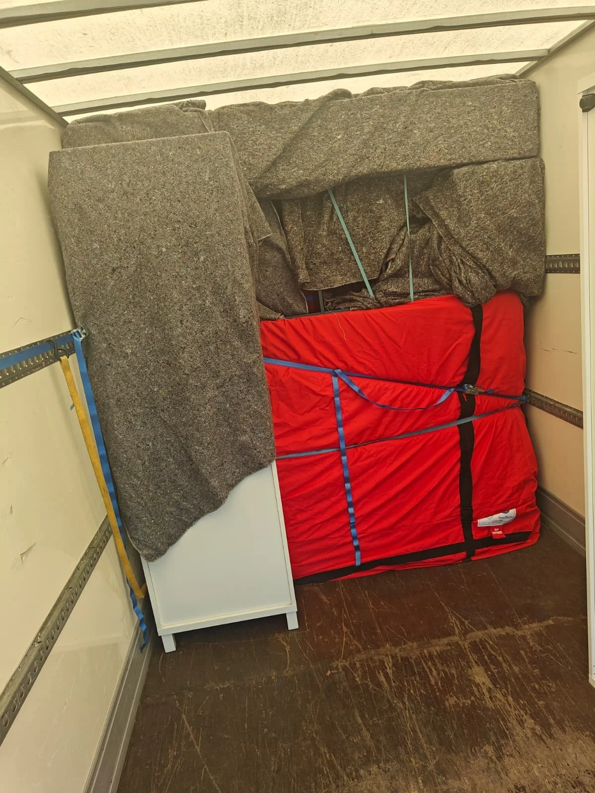 house-removals-luton-van.jpeg