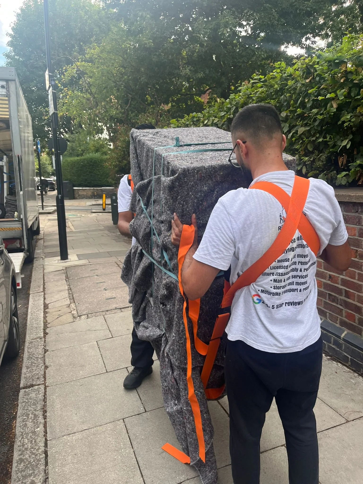 lifting-straps-transporting.jpeg
