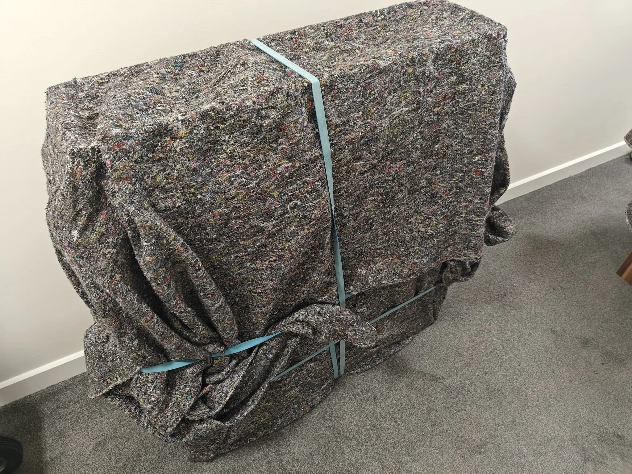 heavy-duty-removal-blankets.jpeg