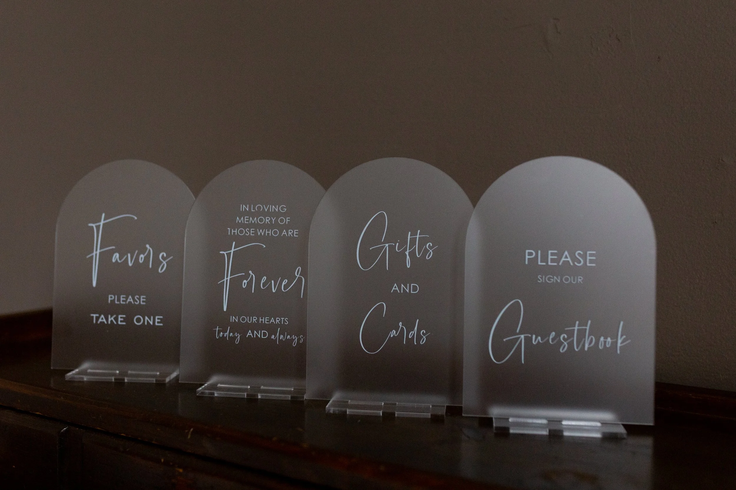 Frosted, Round Wedding Sign Set