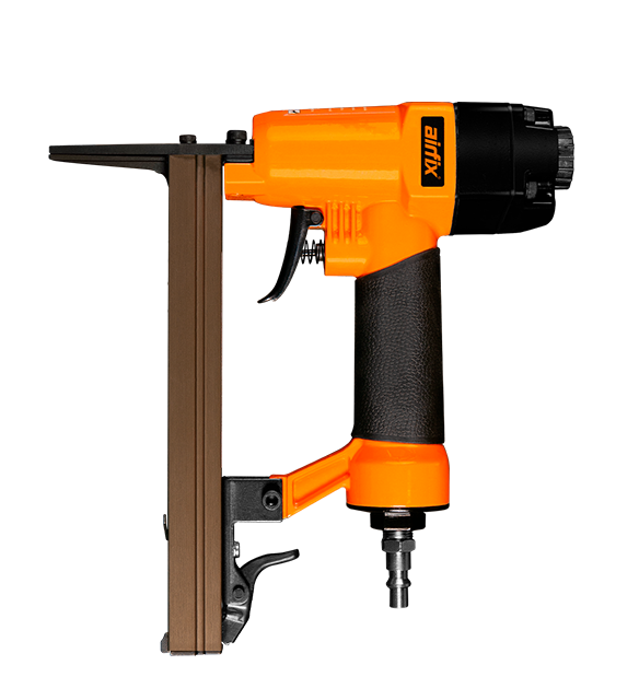 Ferramenta de parafusar com design de pistola, cor laranja e preto, marca Axial.