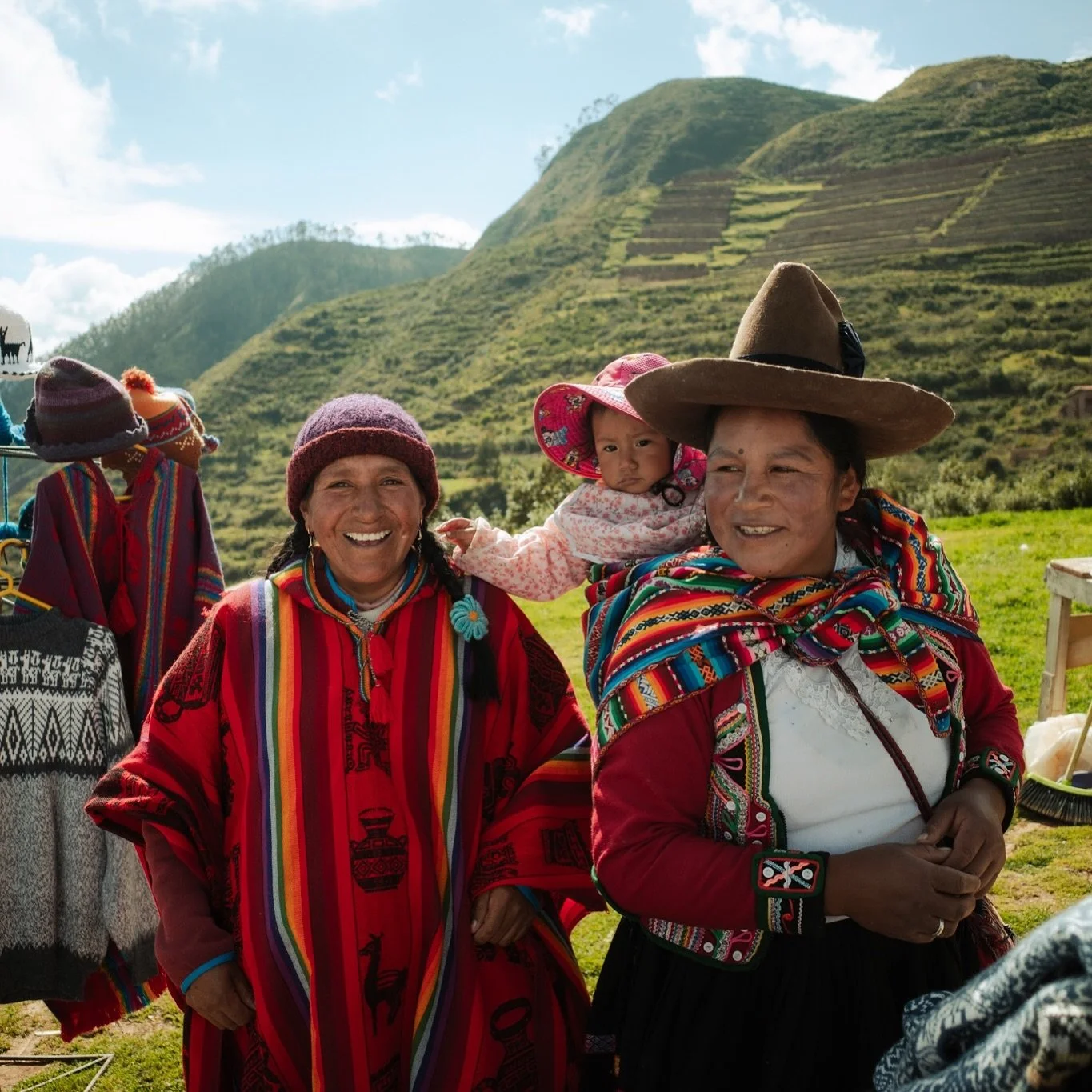 Met some incredible women today en route to the Sacred Valley! 🇵🇪