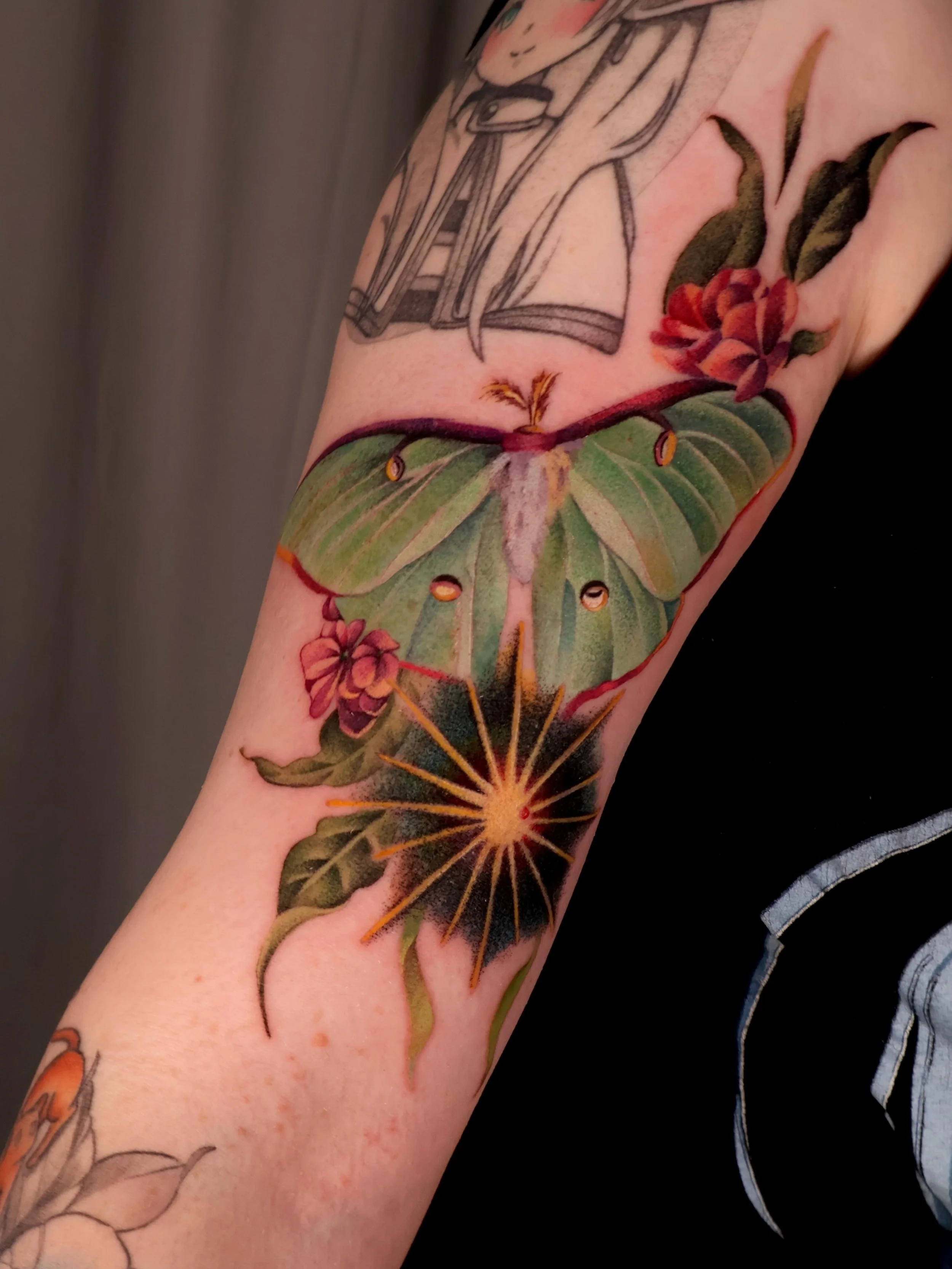 Moth flash I got to do on Alyssa 🥹🩷

Session: 1 Full Day, about 6.5 hours 

#mothtattoo #sanantoniotattooartist #austintattooartist
