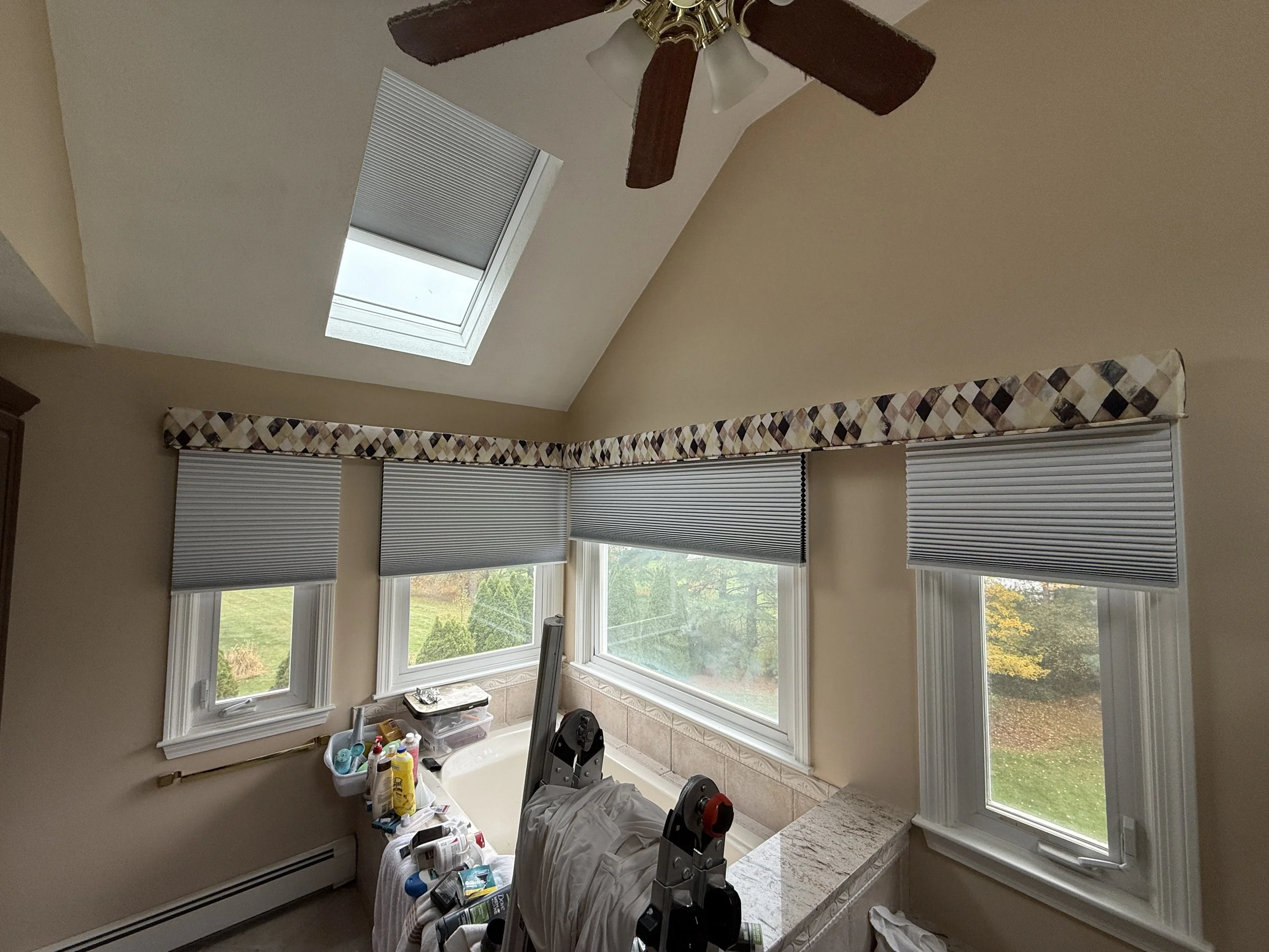 HoneyComb W_ Valance_Bedroom_SpaceO_01.JPG