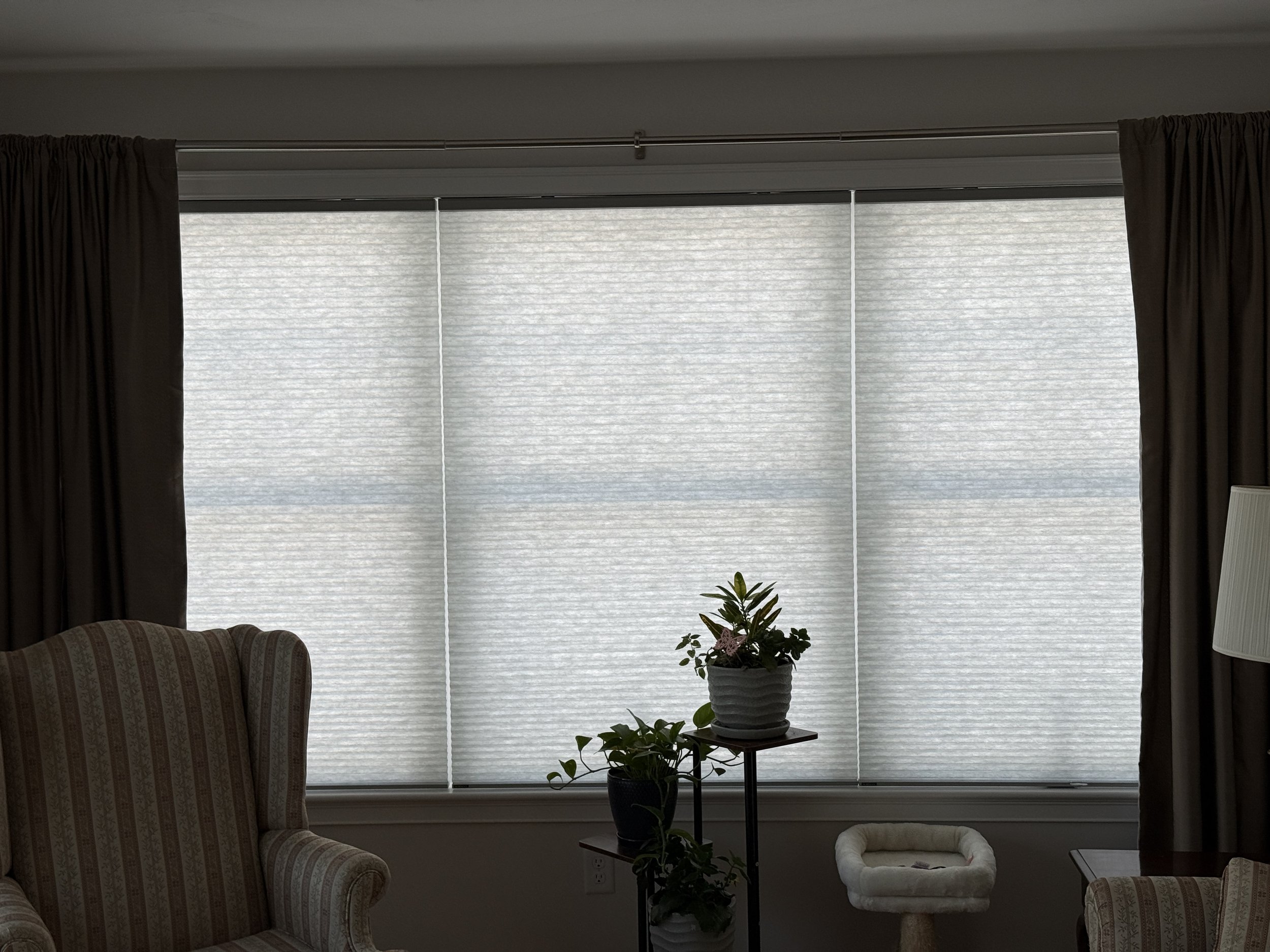 RollerShade_LivingRoom_SpaceBQ_01.JPG