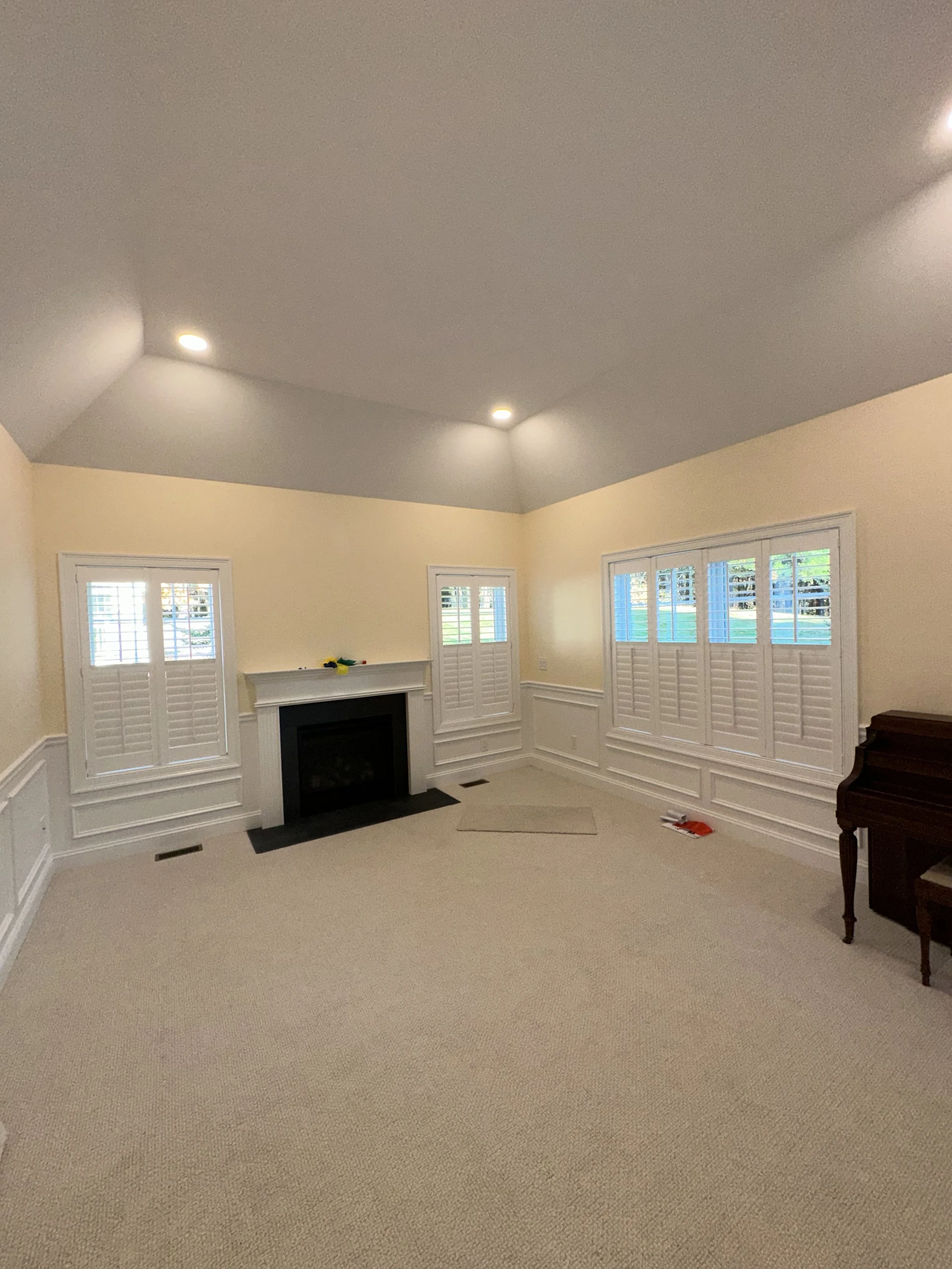 PlantationShutter_LivingRoom_SpaceED_02.jpg