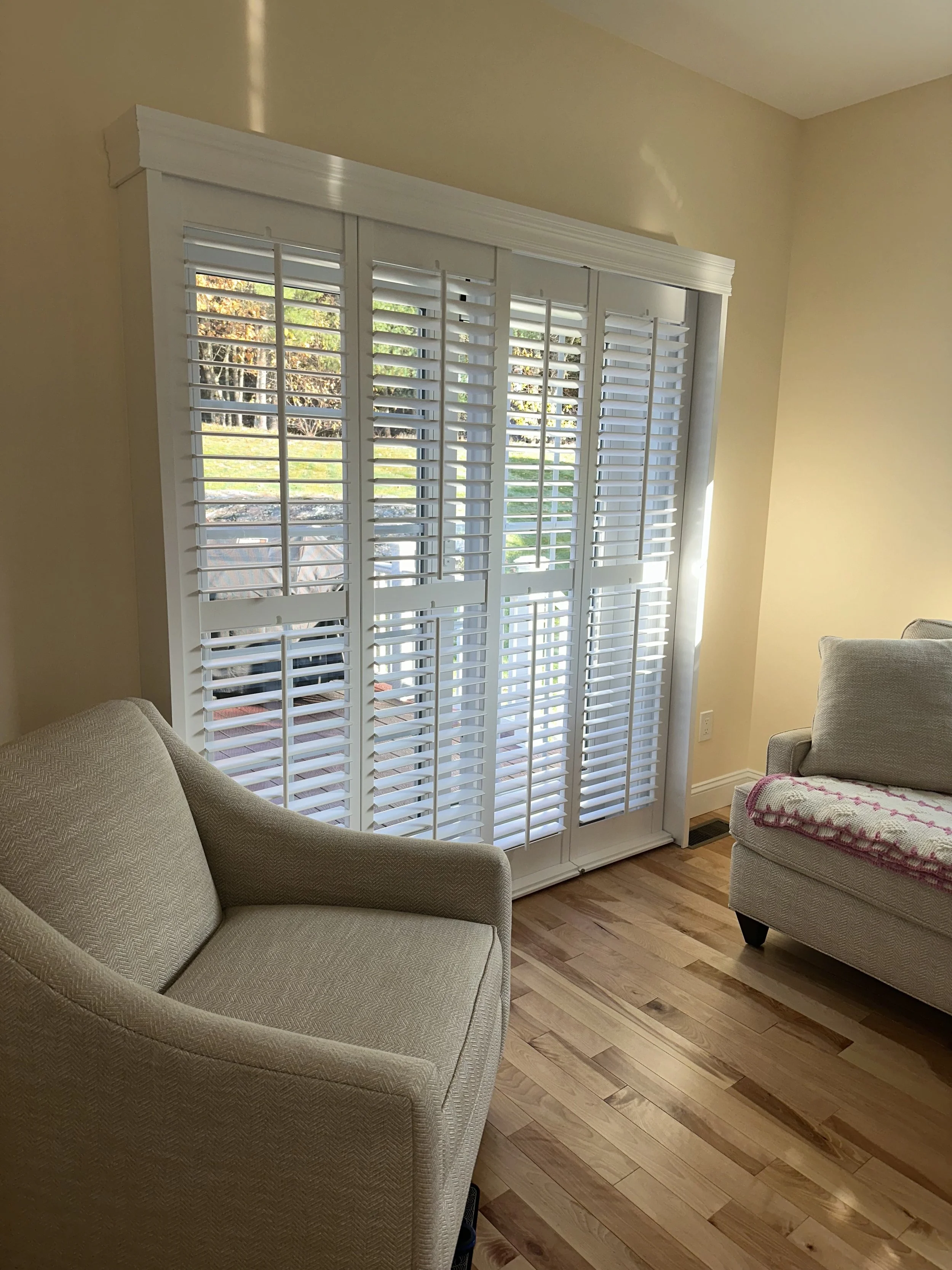 PlantationShutter_LivingRoom_SpaceEC_03.jpg