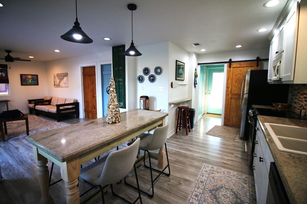 1061 O'Neil Rd_3.jpeg