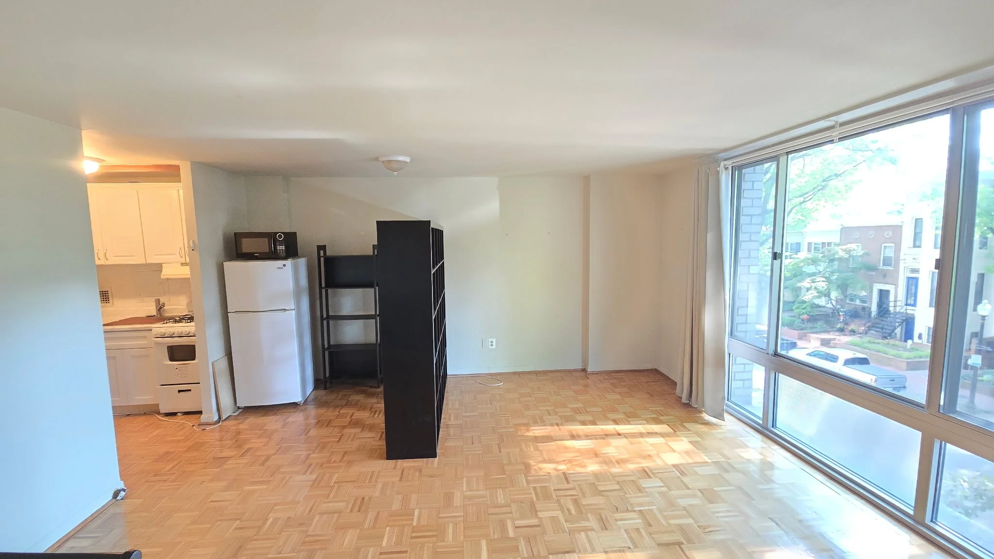 311+N+Living+Area.JPG