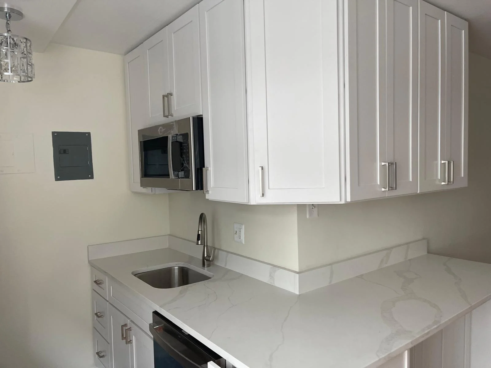 0Renovated+Photos+of+Claridge+504-S-+2024.jpg