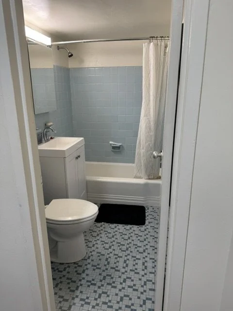 Claridge+606-S+bathroom.jpeg