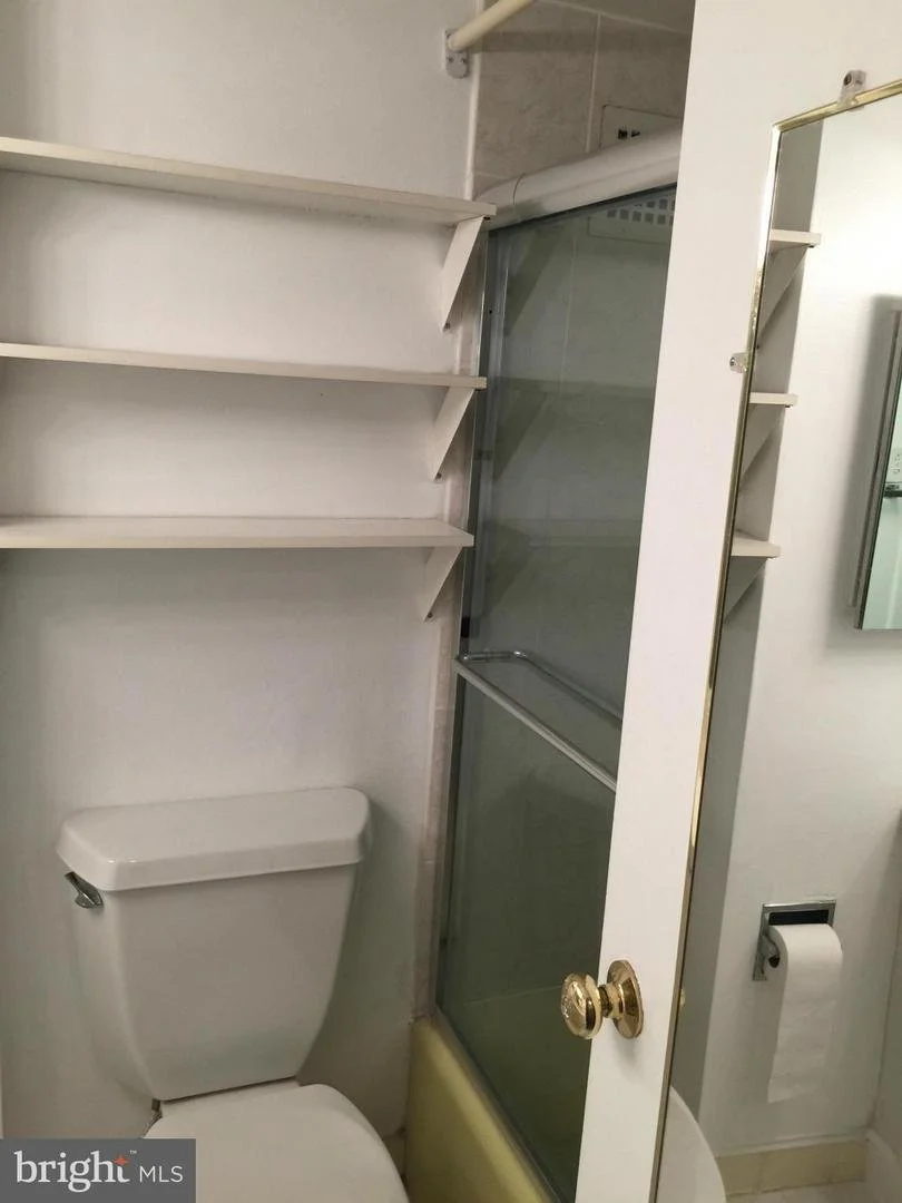 Claridge+310-N+-Bathroom.jpeg