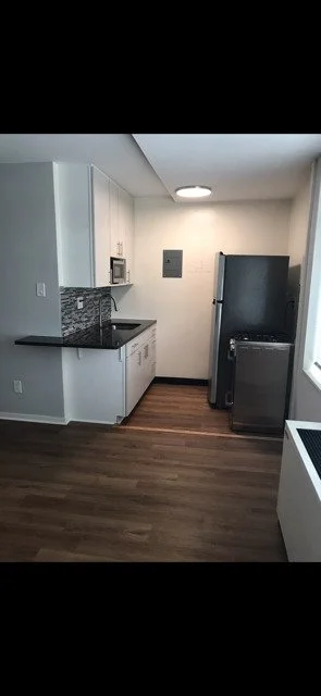 Claridge+606s+kitchen+view.jpeg