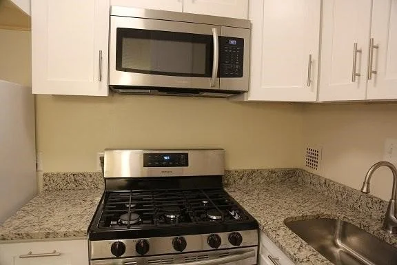 Kitchen 2.jpg