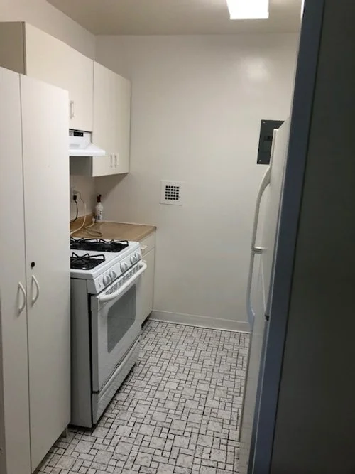 317S -- Kitchen (01).jpg