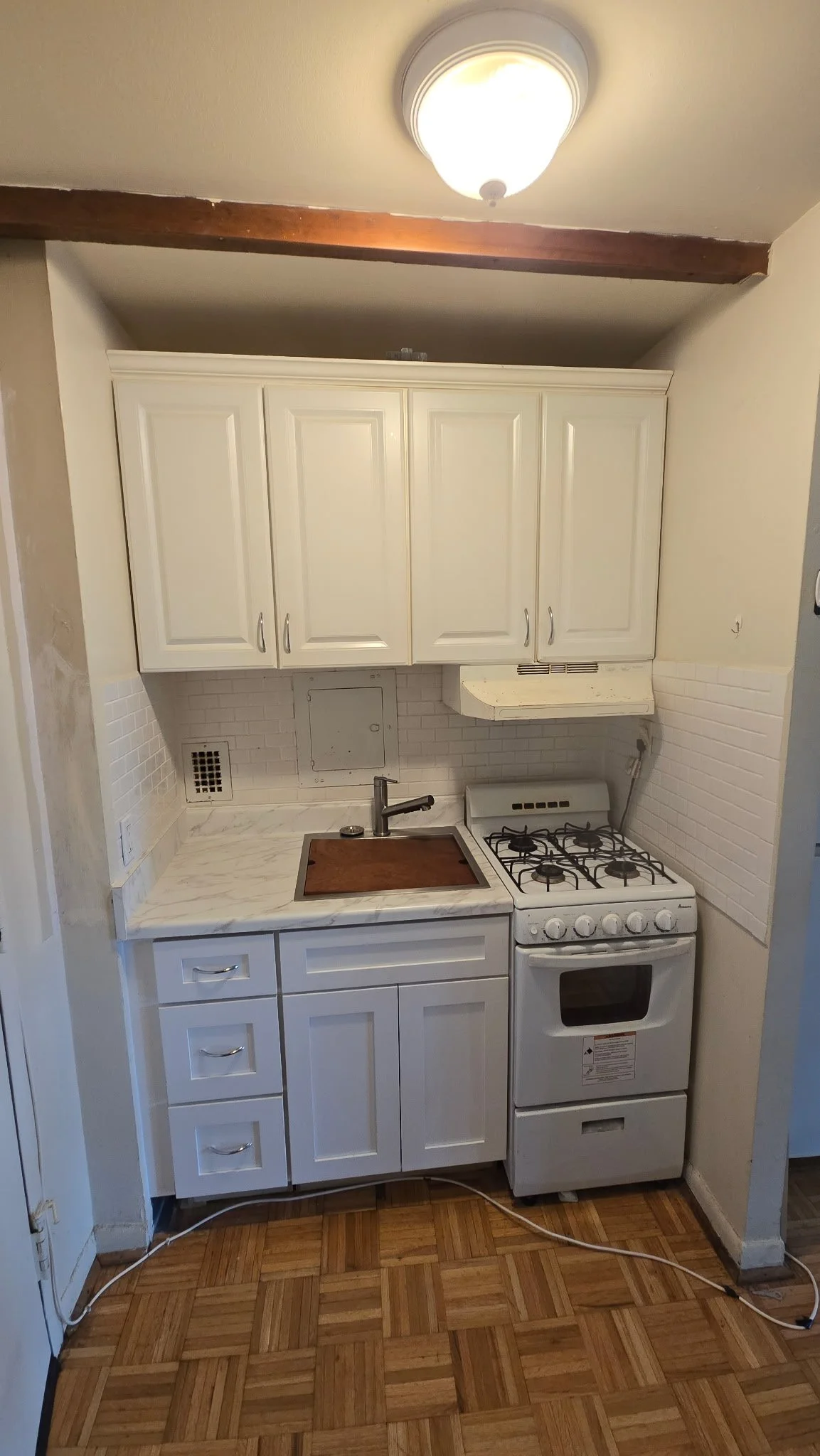 311N+Kitchette.JPG
