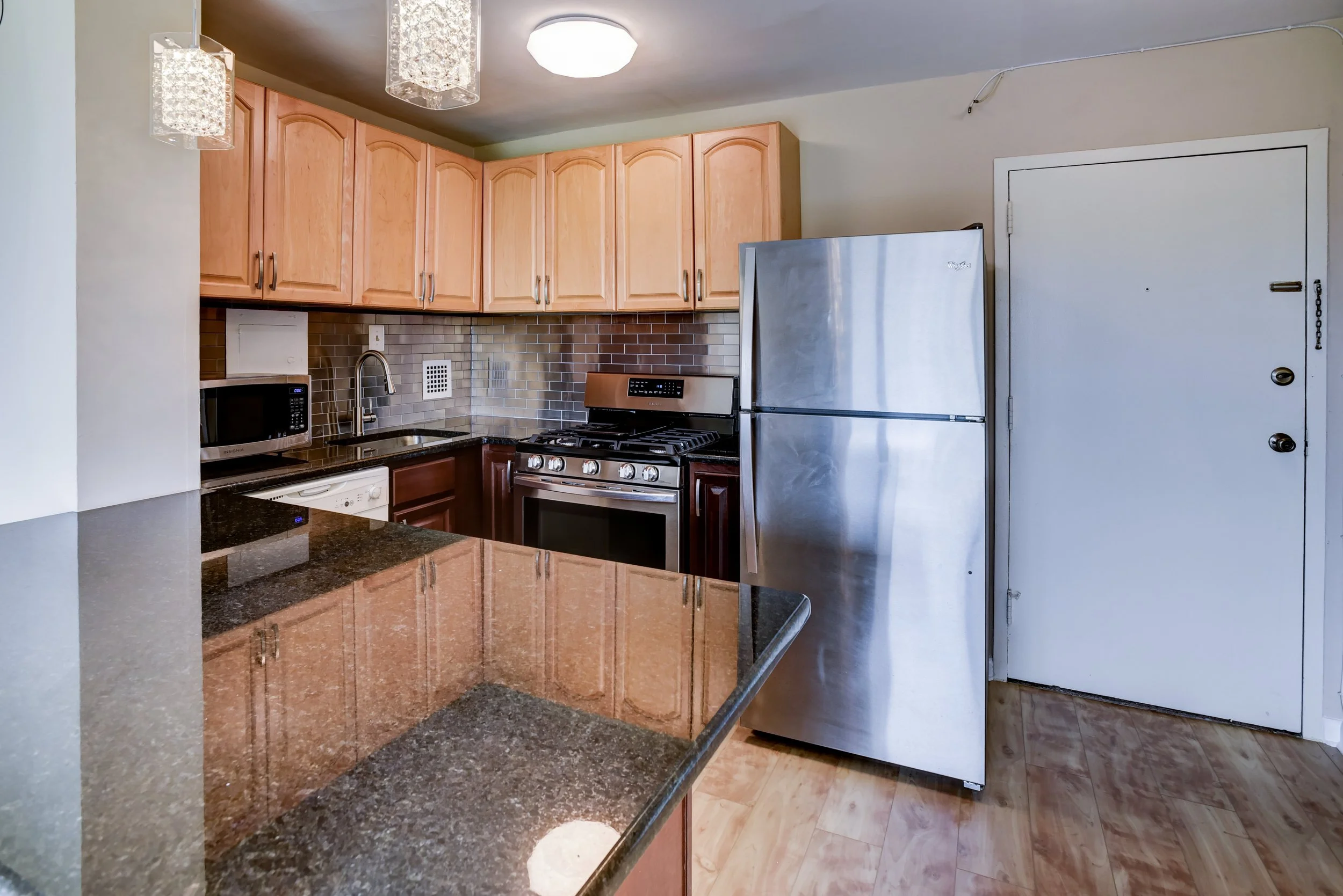 950+25th+St+NW+1005-N+Kitchen.jpeg