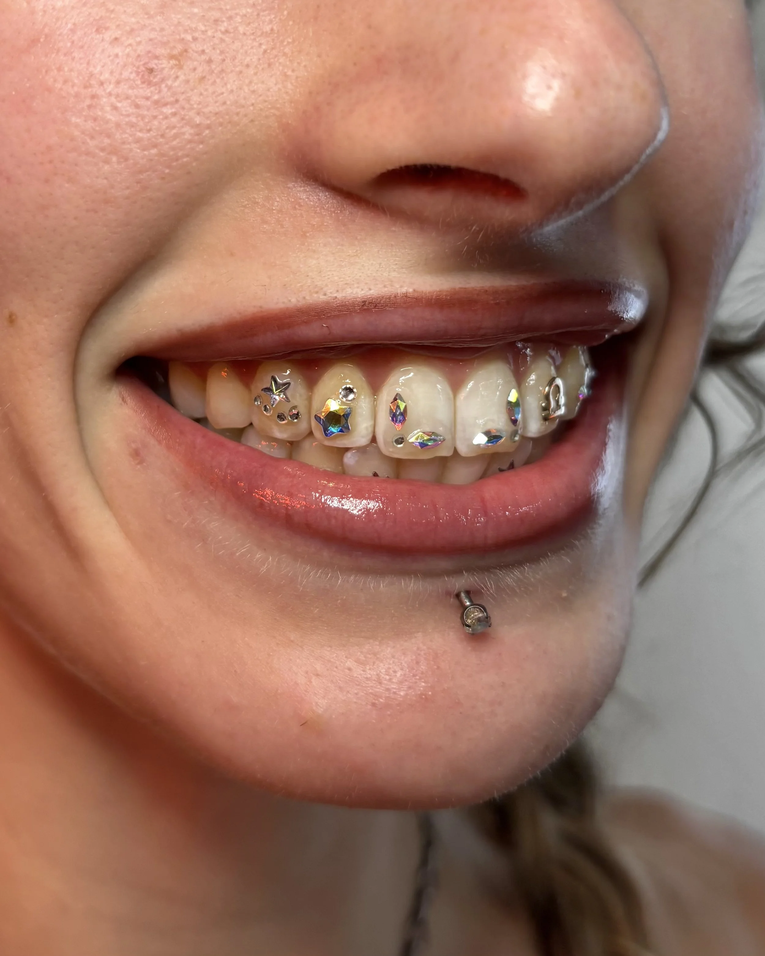 Certified tooth gem tech based in Vancouver, WA that creates a safe space for all