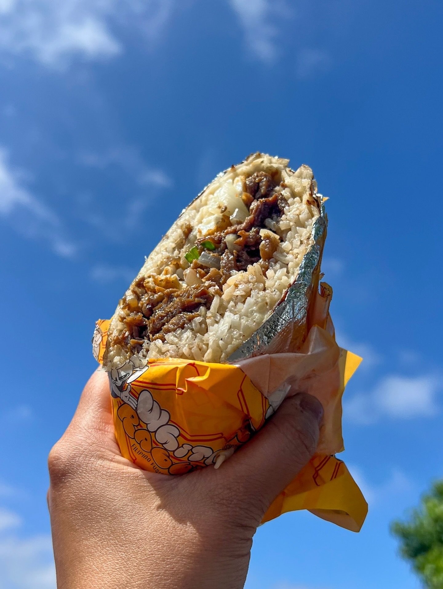 We&rsquo;re now accepting Thanksgiving preorders! 🦃✨
🌮 Taco platters, burritos, nachos and more&mdash;perfect for feeding the whole crew.

🛍️ Order is simple: just head to our website, add to cart, and checkout.
🚗 Pickup &amp; delivery available 