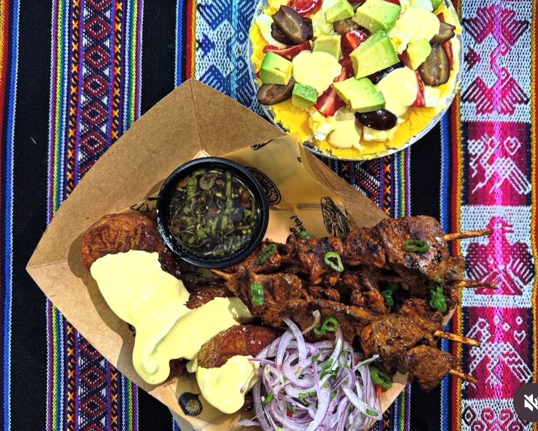 Hungry? We&rsquo;ve got the perfect cure. @gustu_peruano is here at the taproom from 5-8pm. Enjoy amazing food with a Flying Machine beer or two! After all, January is almost over. 🍻

#wilmingtonnc🕶️ #taproom #ncbeer #foodtruck #friday