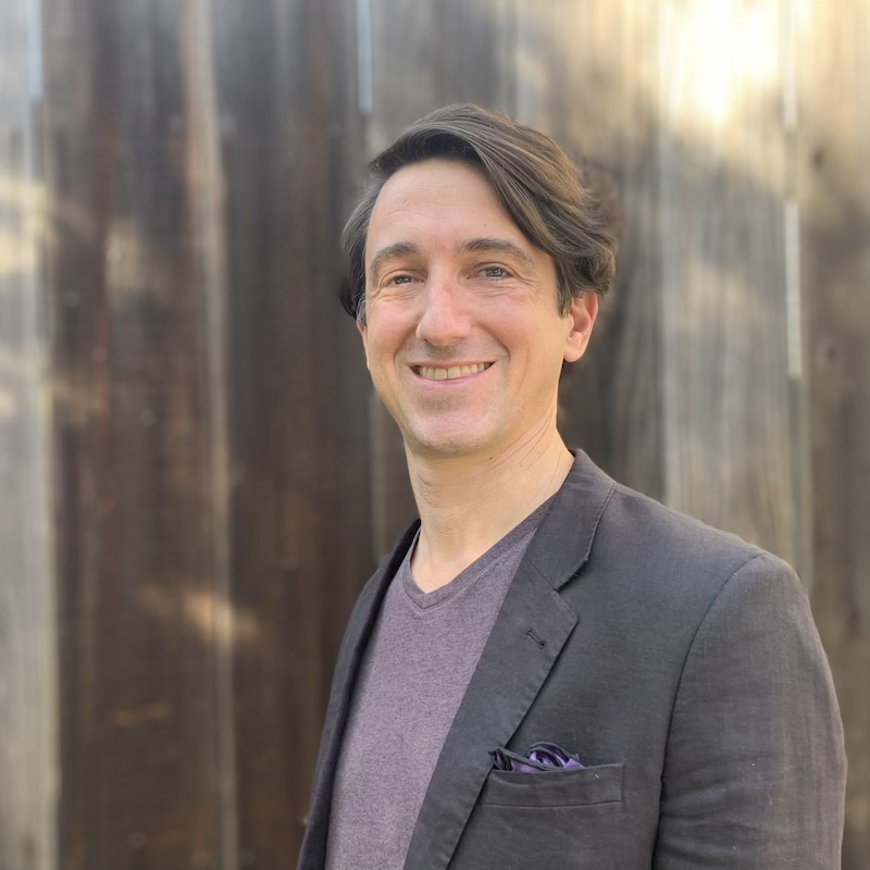 headshot graham pechenik