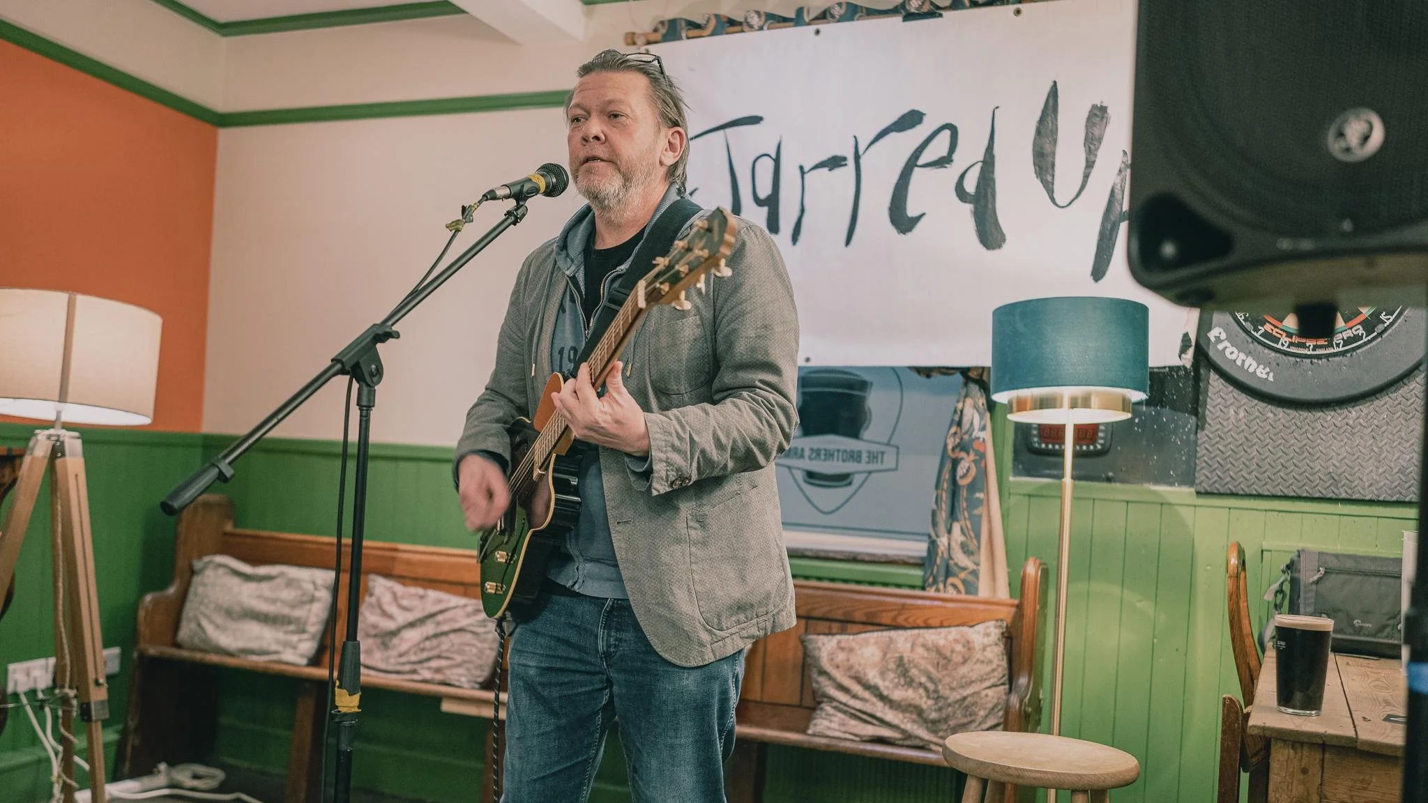 It&rsquo;s Open Mic night once again this evening! 

Hosted by @jarreduphq it&rsquo;s a great evening to play some tunes to a welcoming crowd! You&rsquo;ll get a free pint for performing and there&rsquo;s a house guitar if you want to play it! Also e