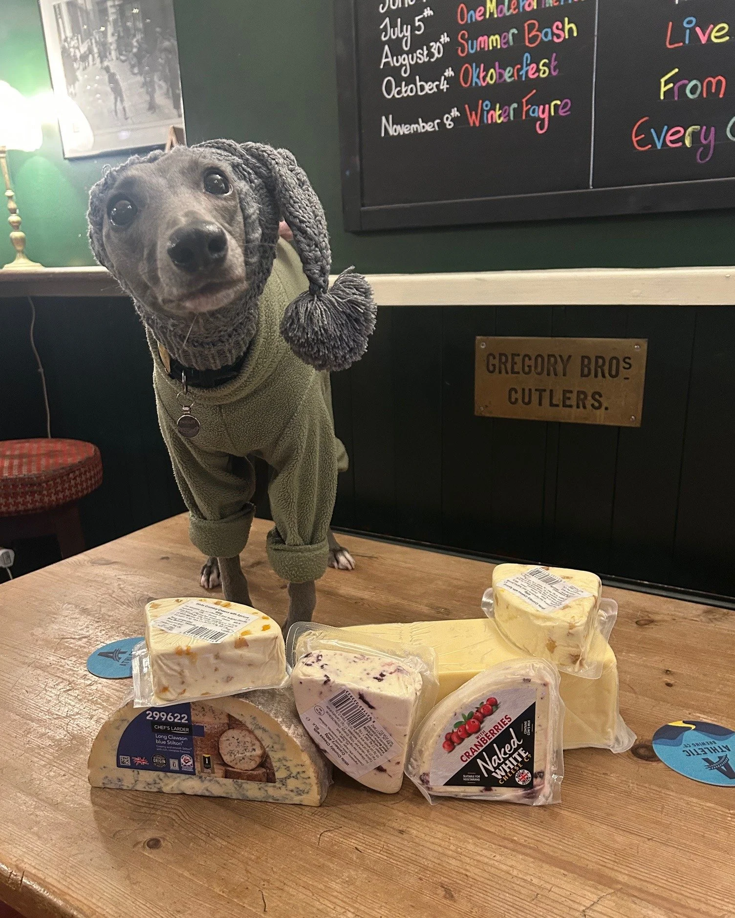 Looking for plans on a drizzly Tuesday evening? Come try to win some beer tokens at our weekly quiz! Kicking off at 8pm tonight, it&rsquo;s only &pound;1 per team to enter and it&rsquo;s always a wholesome time! There&rsquo;s prizes for best team nam