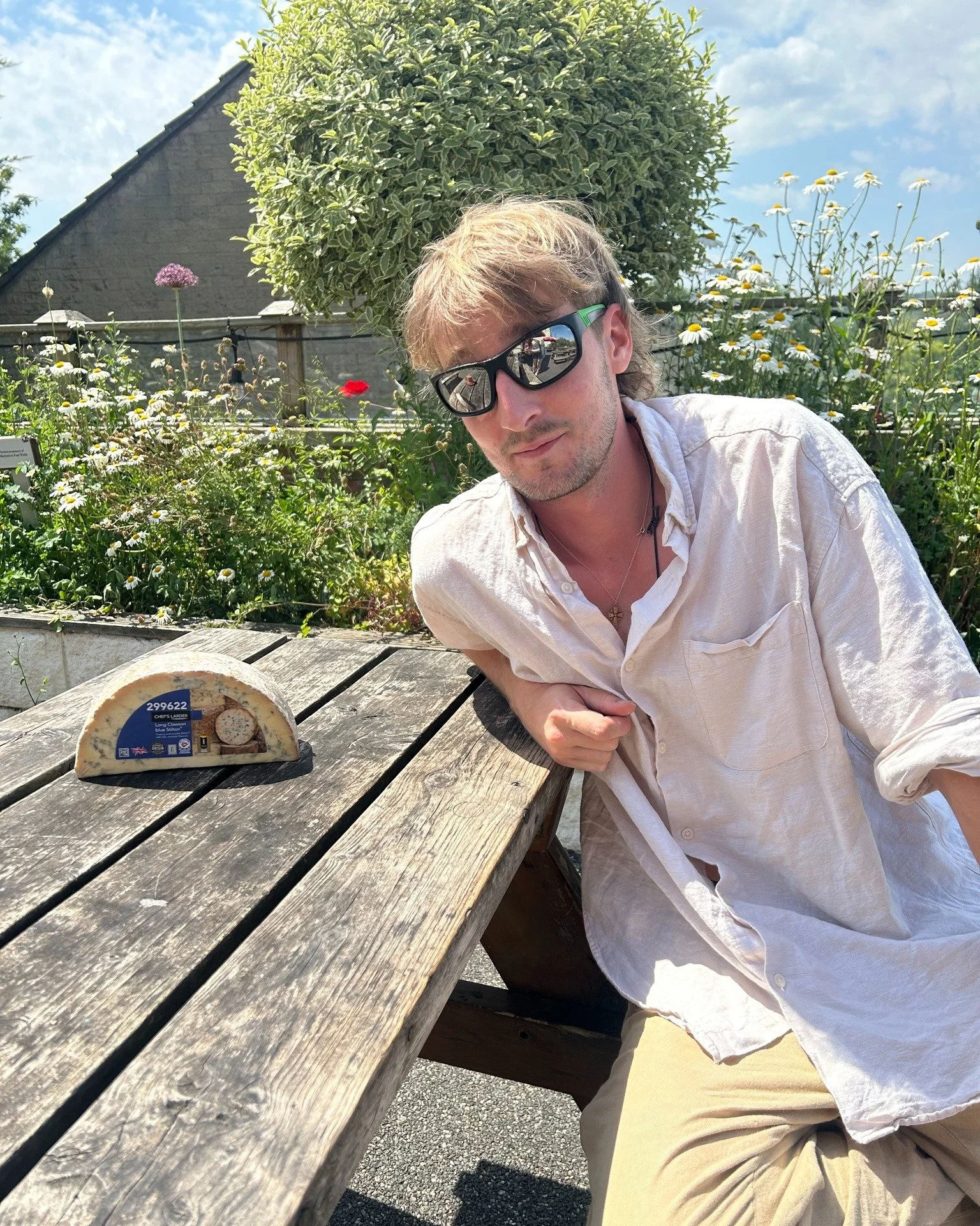 This could be you tonight at our weekly quiz!
Enjoy the sunshine and do the quiz with us this evening! It&rsquo;s only &pound;1 per team to enter and it kicks off at 8pm! As always our cheese board will be out at half time!
