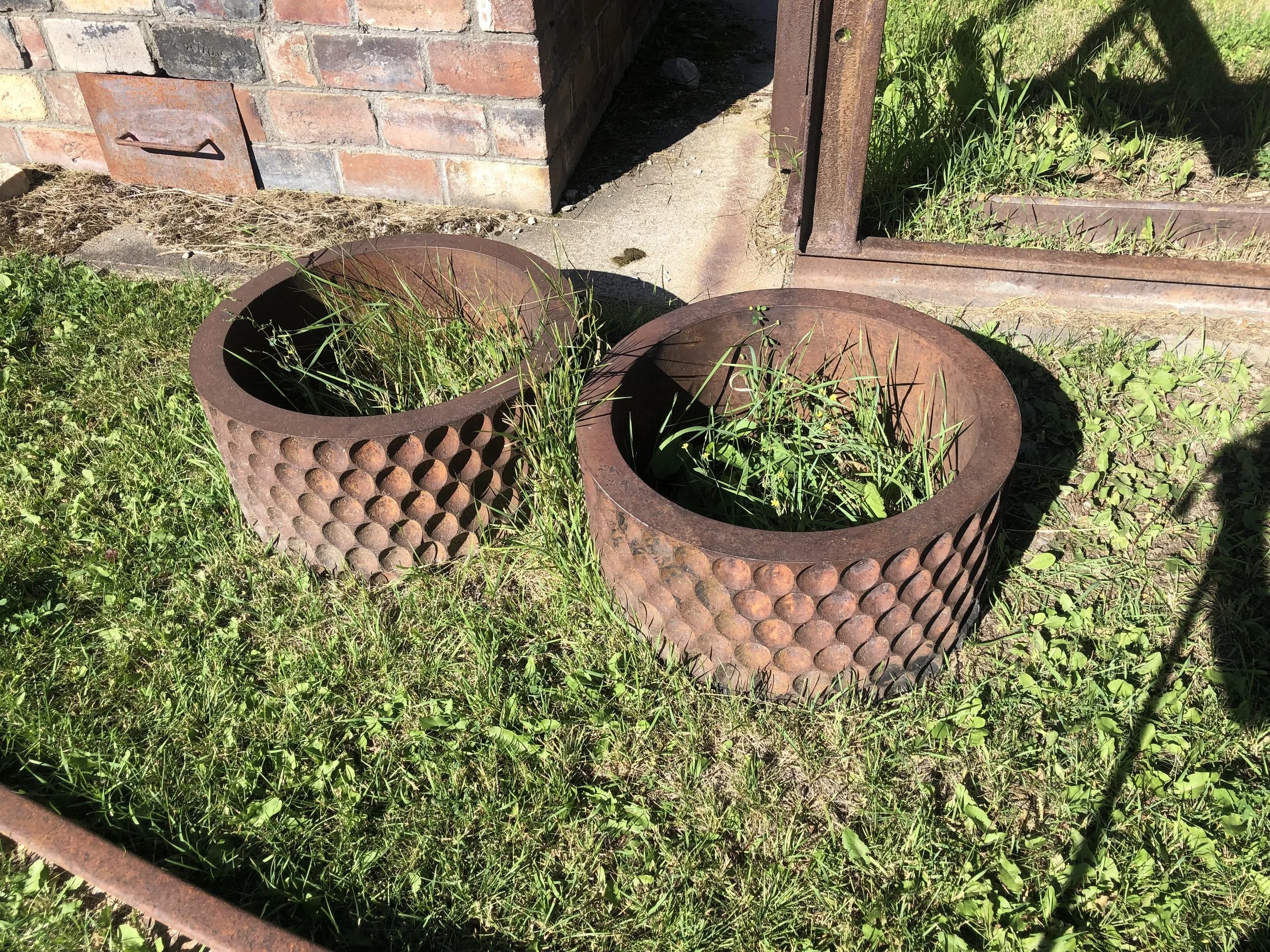 Briquette rotating cylinders