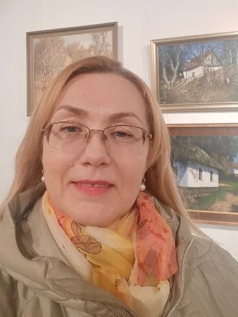 Lina at art exhibit in Kyiv