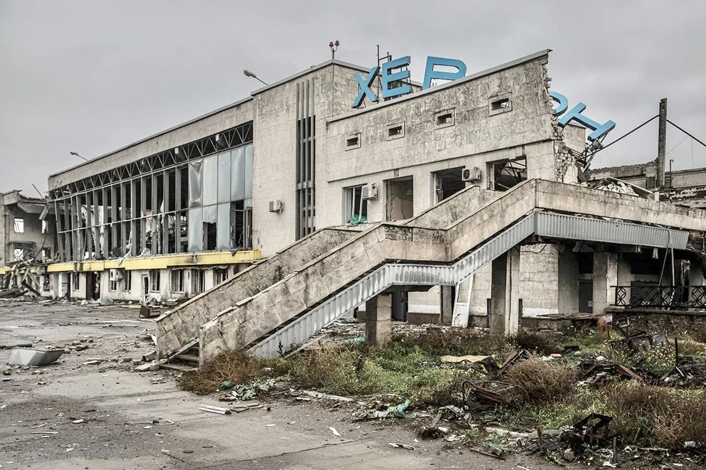 Kherson airport destroyed by the war