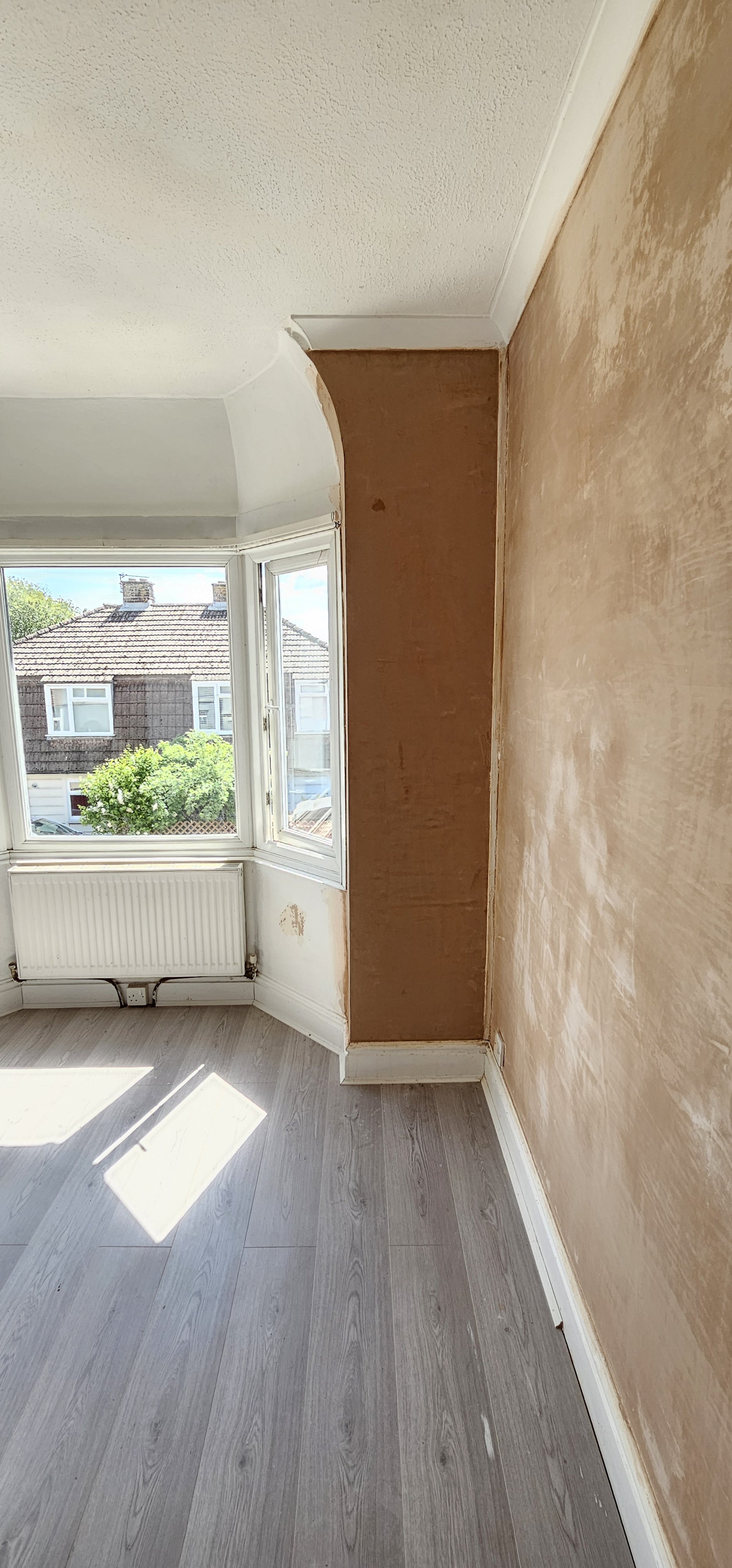 Interior wall and pillar plastered